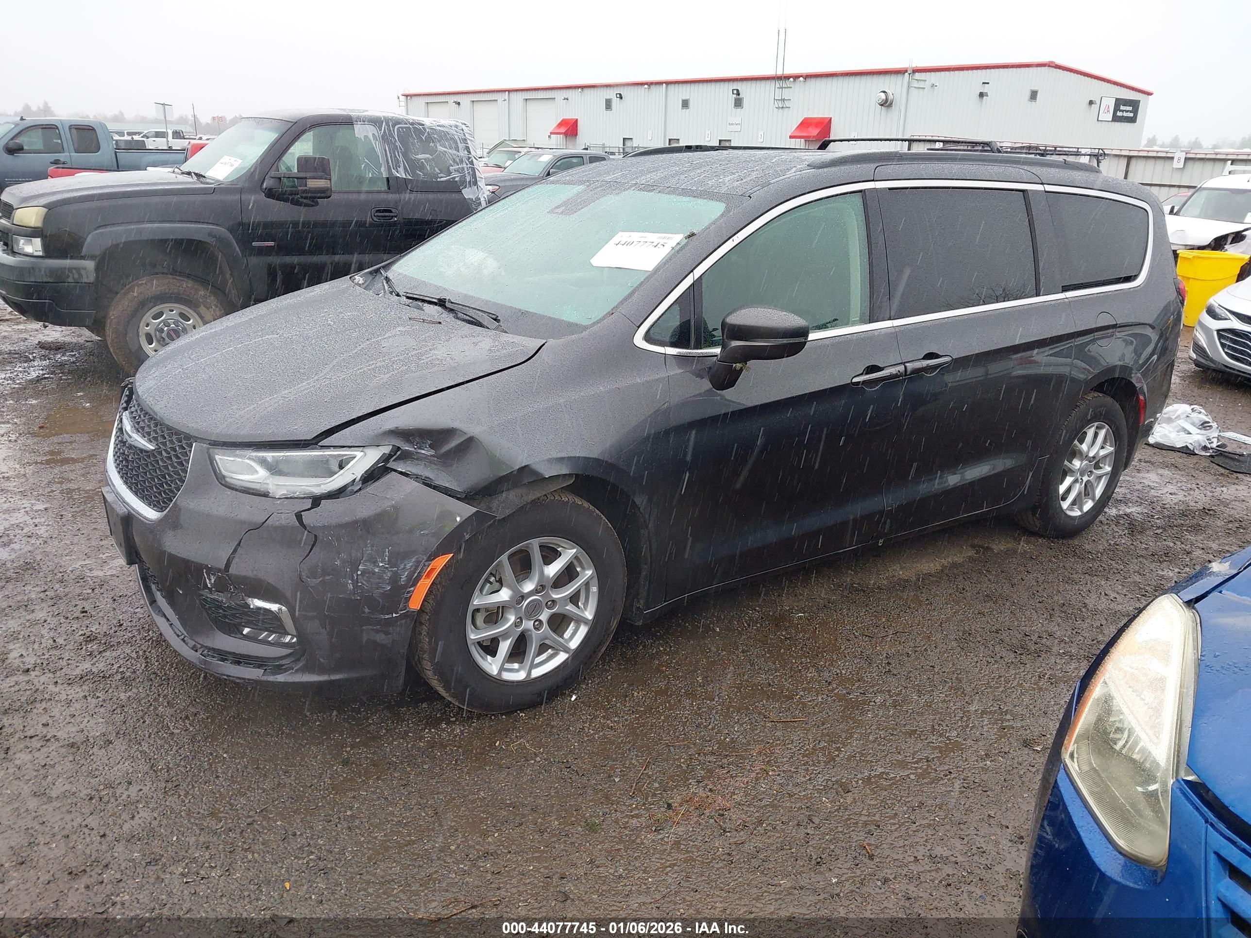 CHRYSLER PACIFICA image 2