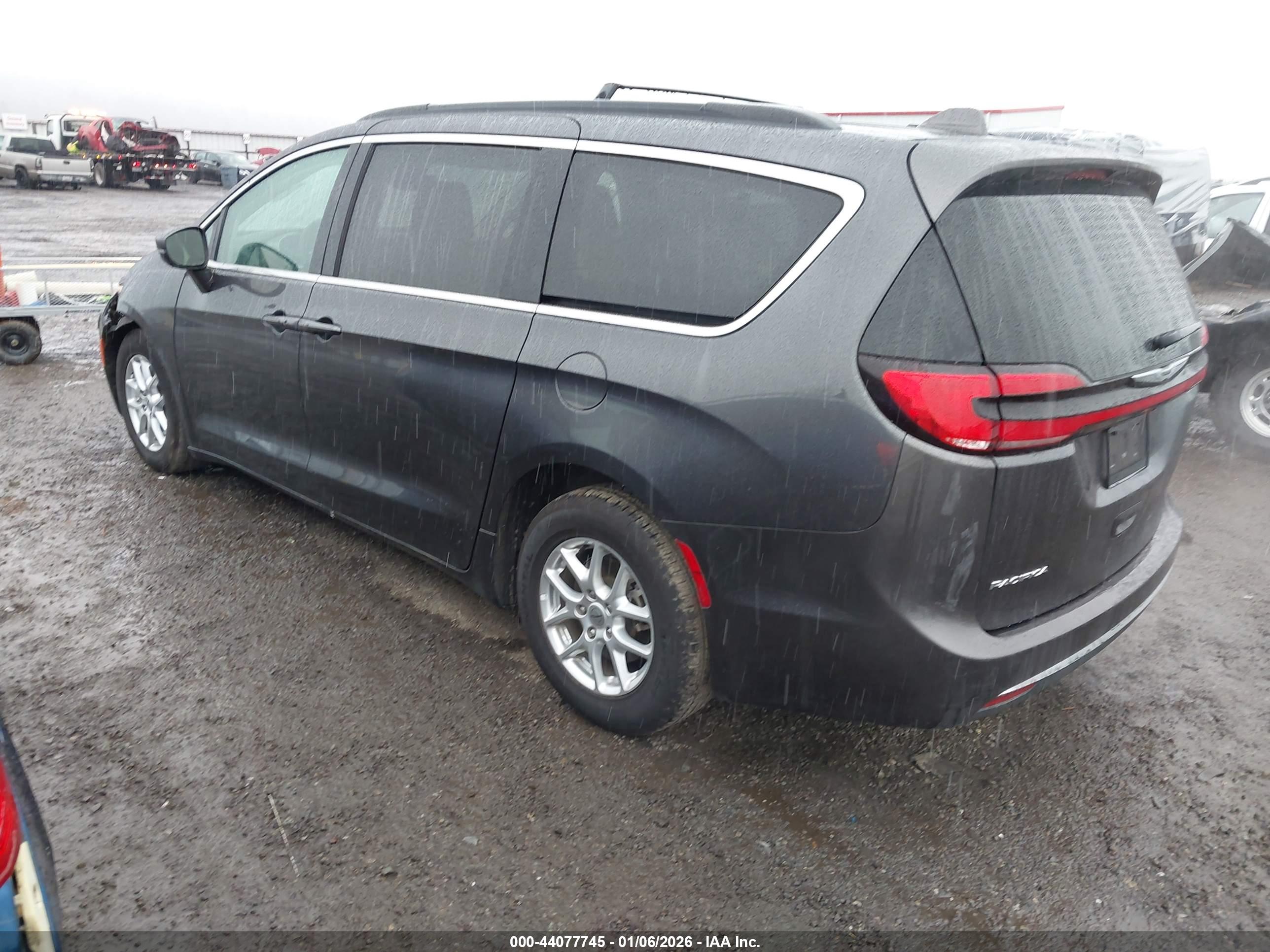 CHRYSLER PACIFICA image 3