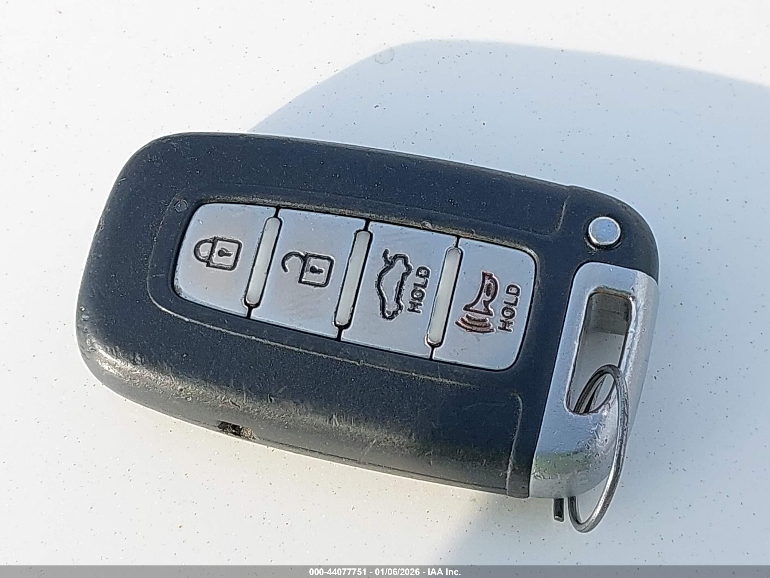 HYUNDAI ELANTRA image 11