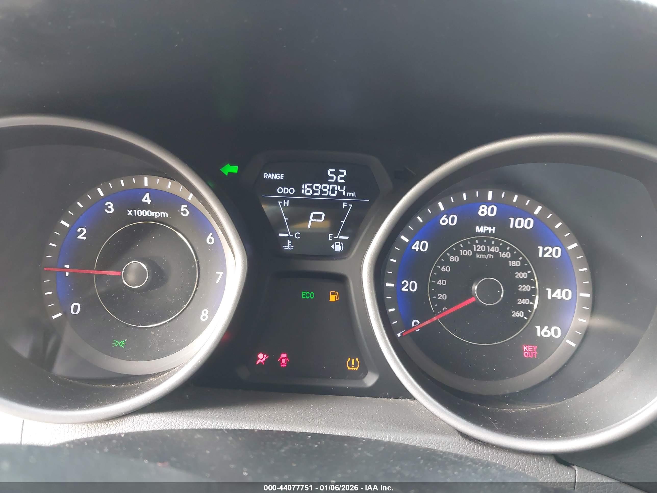 HYUNDAI ELANTRA image 7