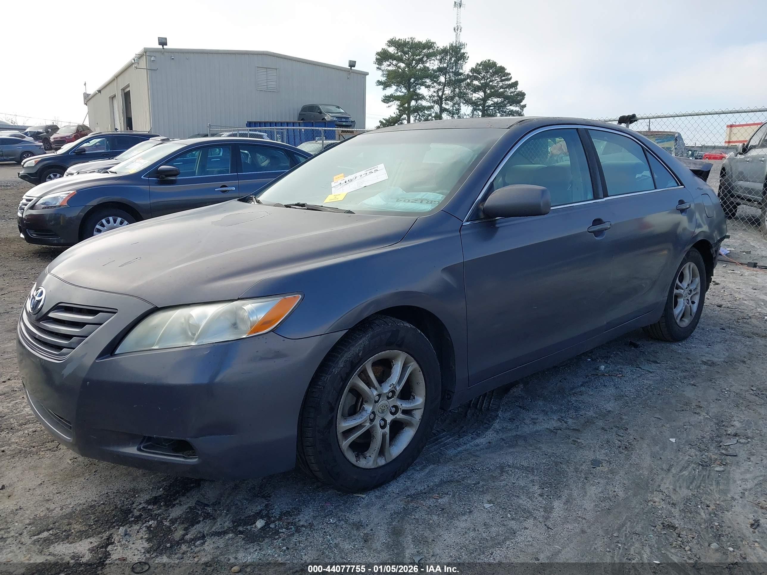 TOYOTA CAMRY image 2
