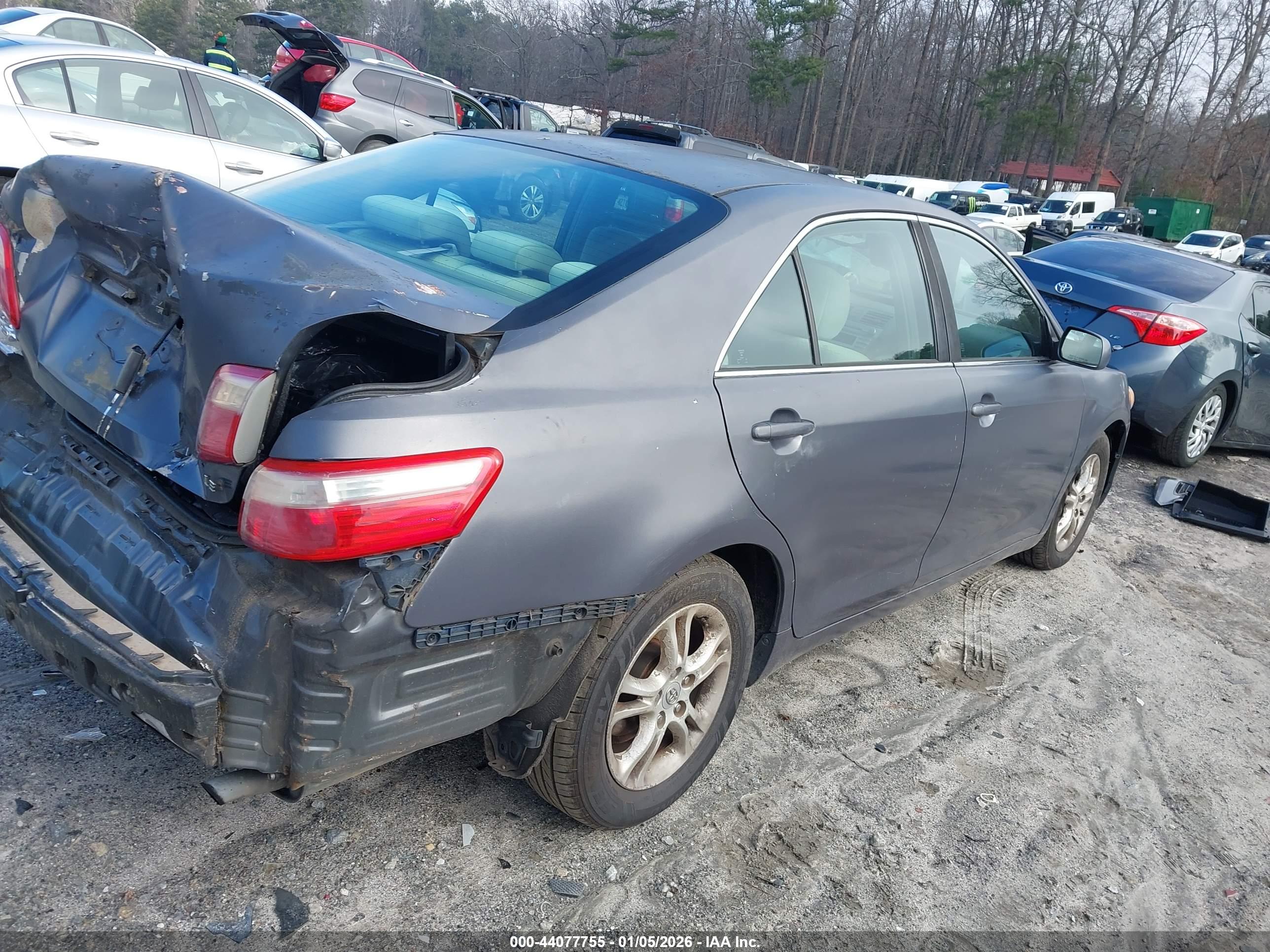 TOYOTA CAMRY image 4