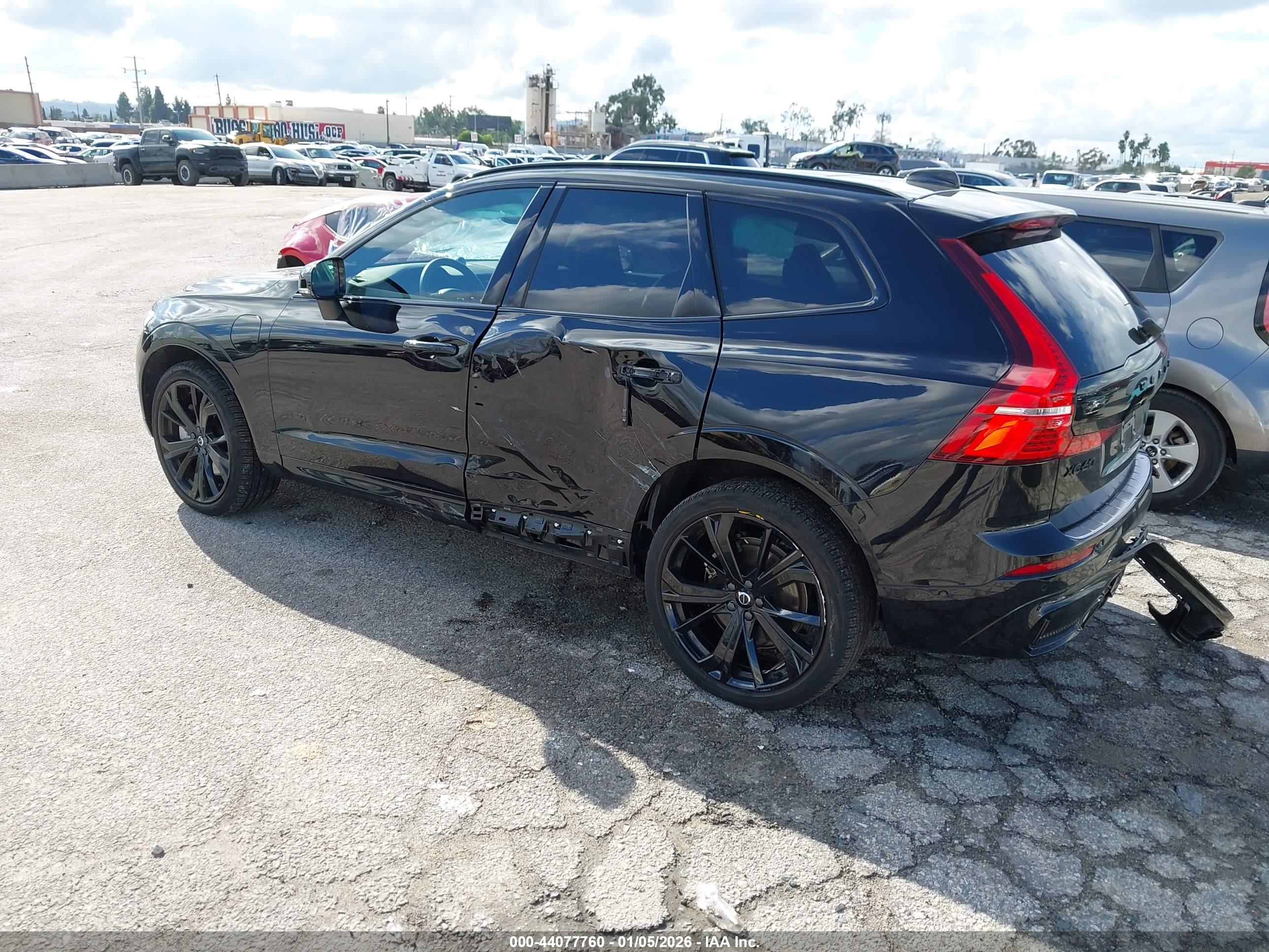 VOLVO XC60 image 3