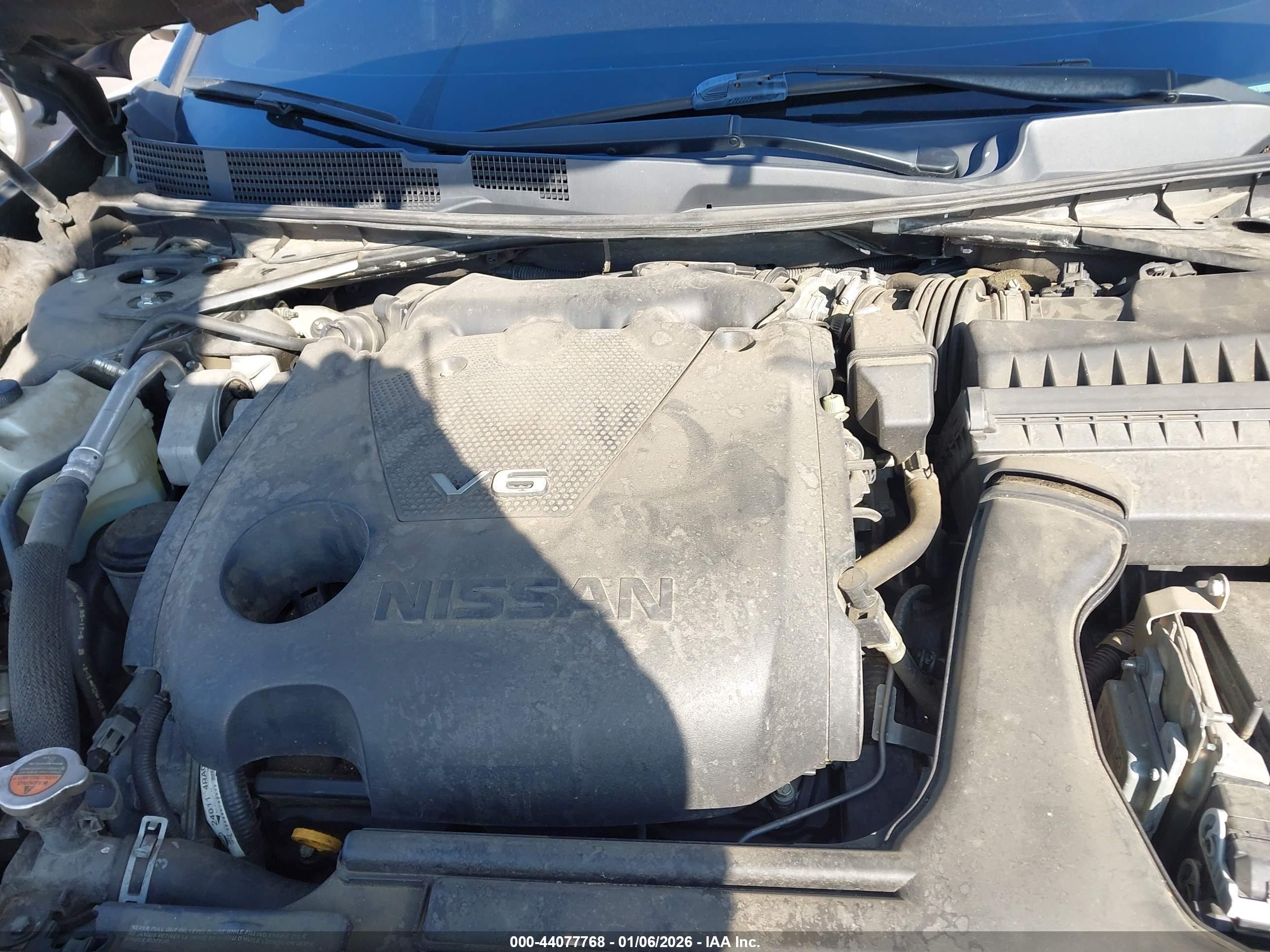 NISSAN MAXIMA image 10