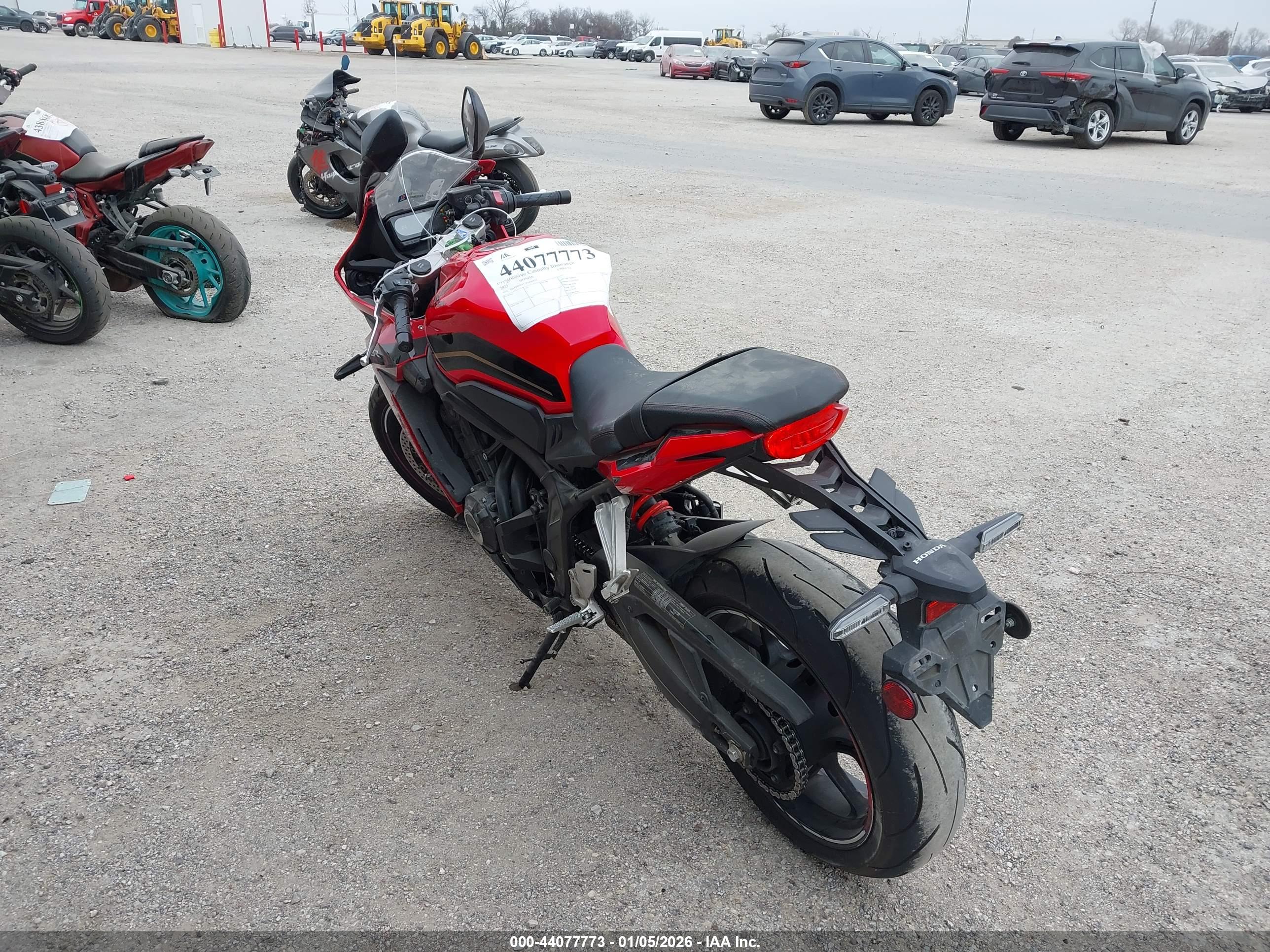 HONDA CBR650 image 3