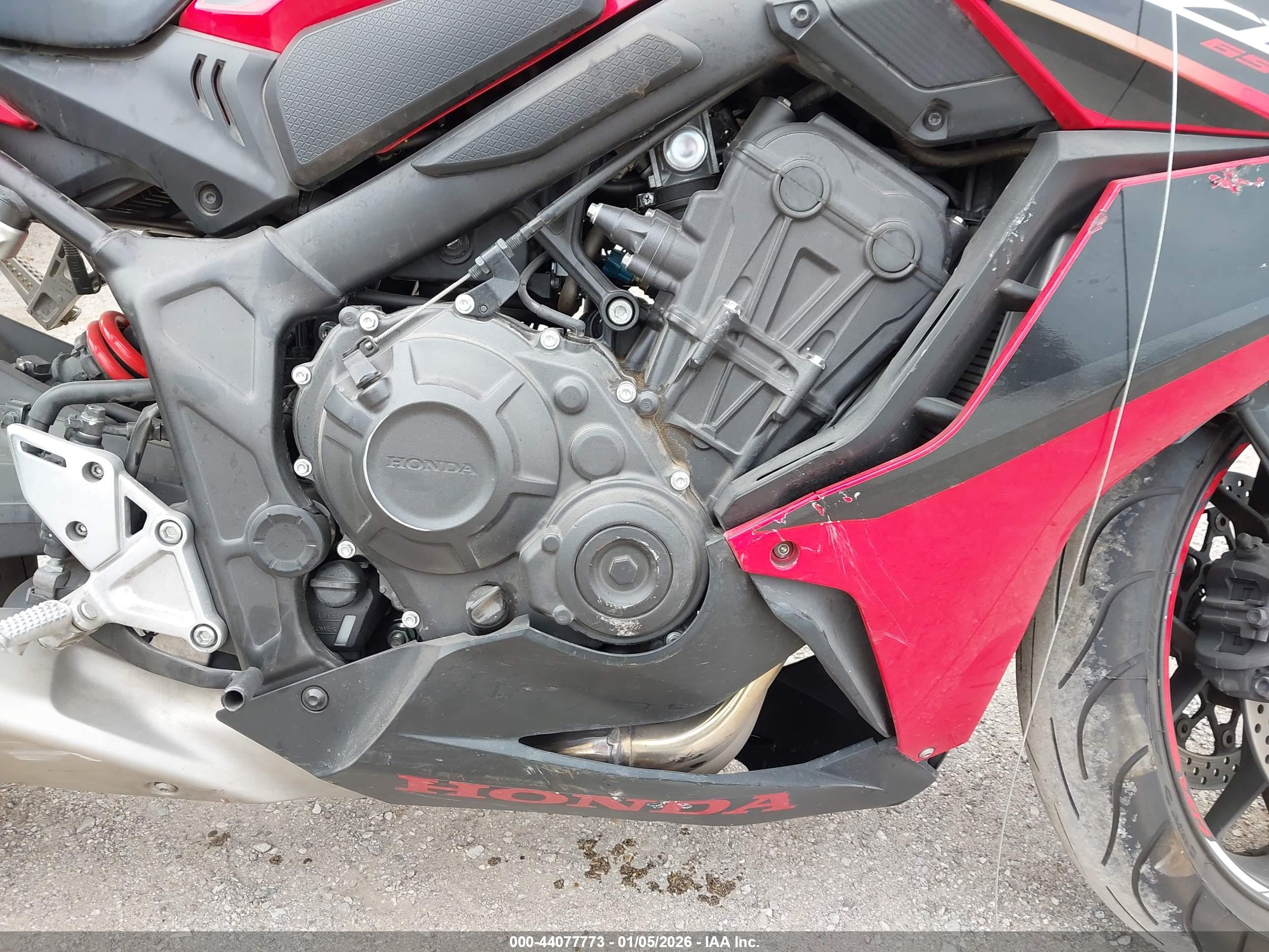 HONDA CBR650 image 8