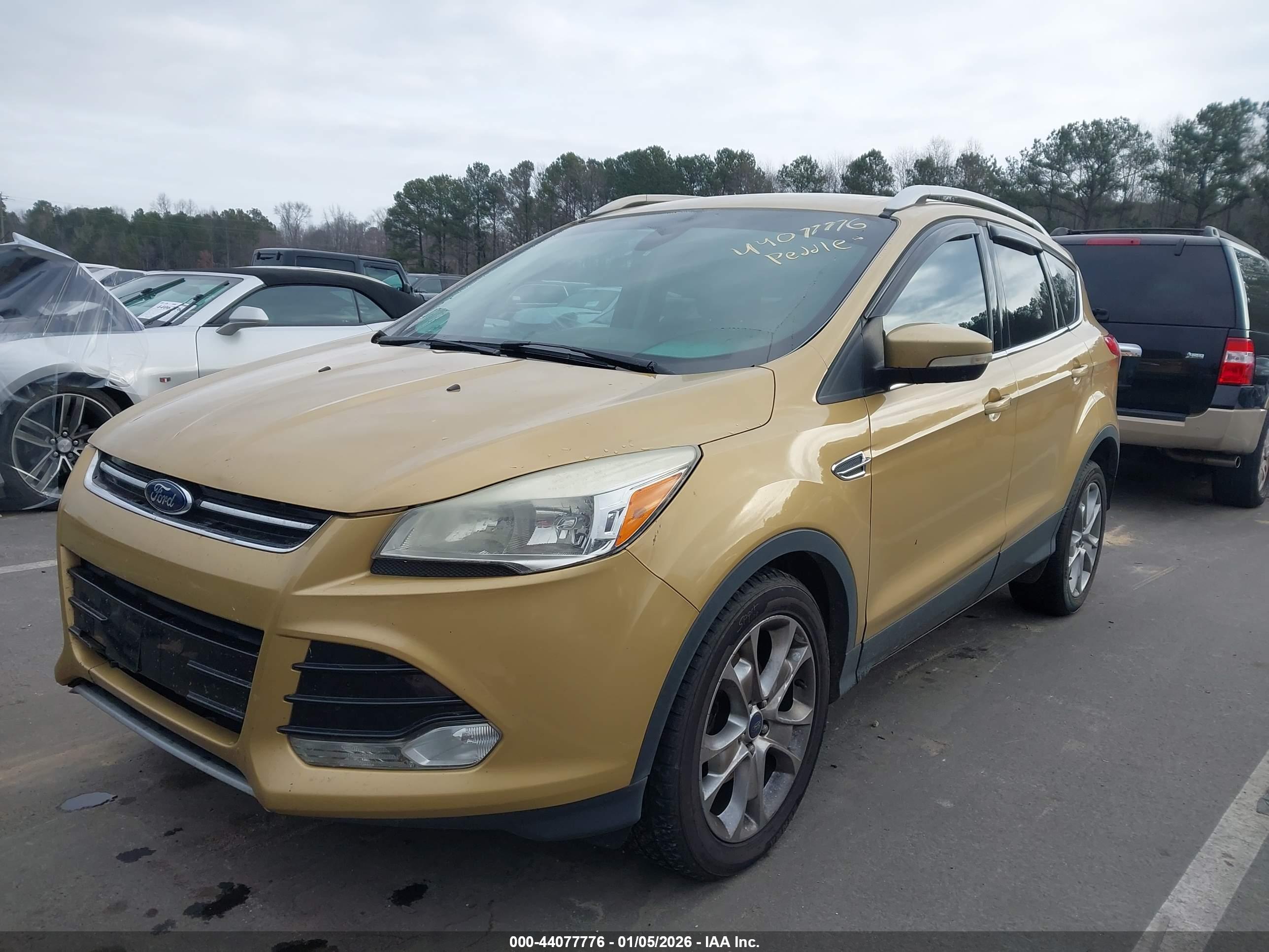 FORD ESCAPE image 2