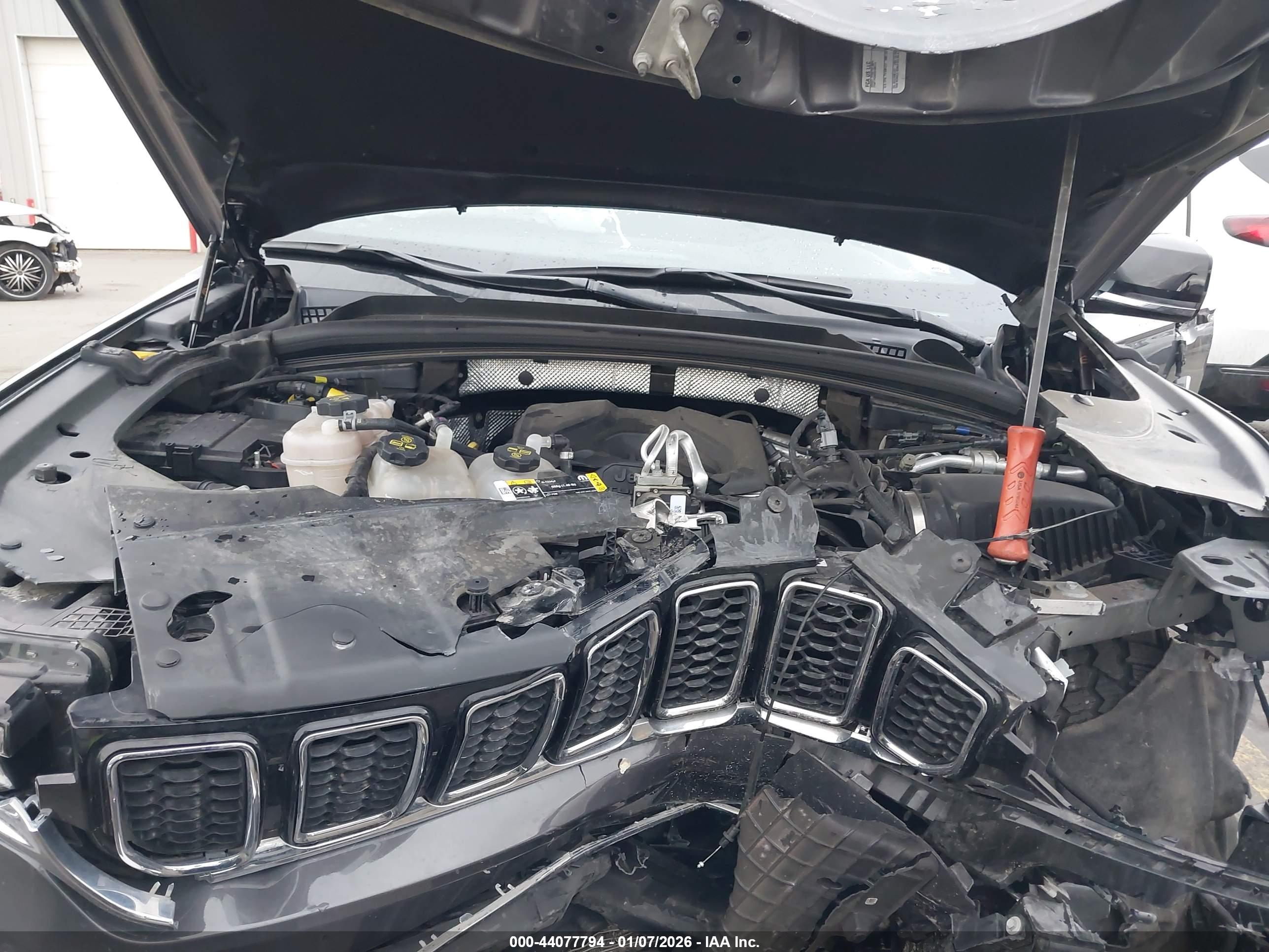 JEEP GRAND image 10