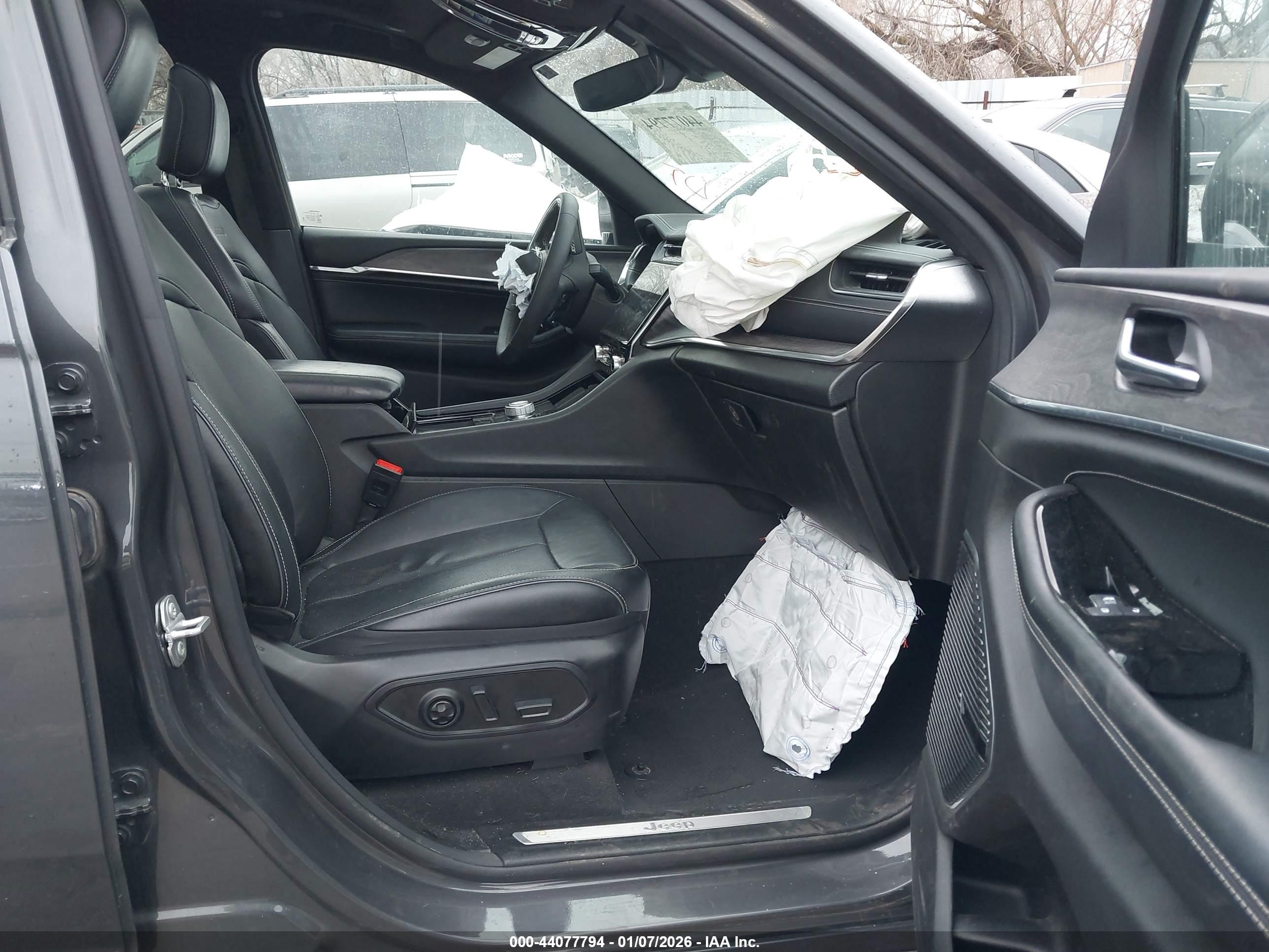 JEEP GRAND image 5
