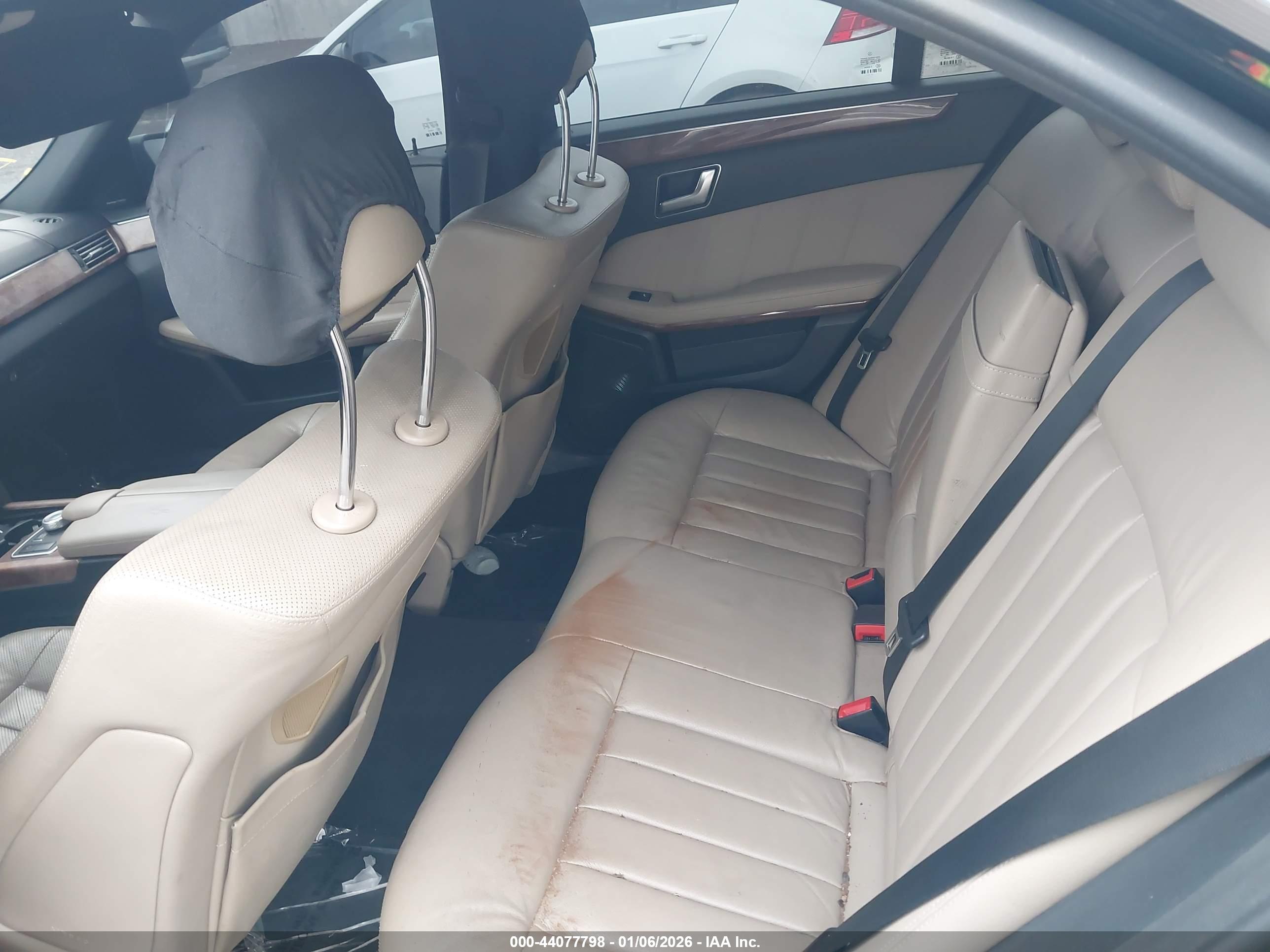 MERCEDES-BENZ E image 8