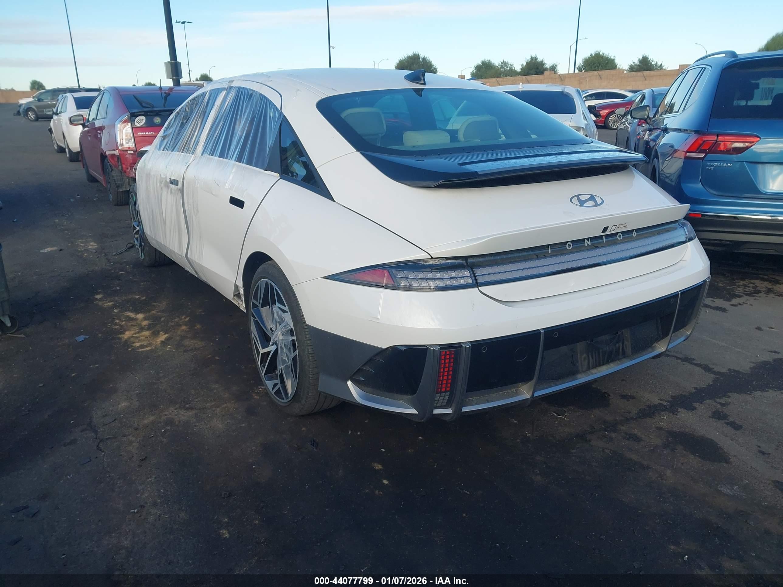 HYUNDAI IONIQ image 3