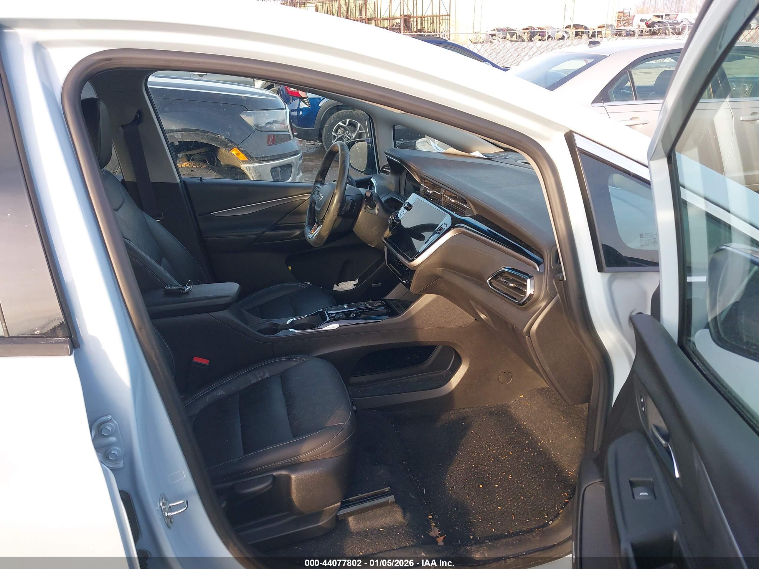 CHEVROLET BOLT image 5