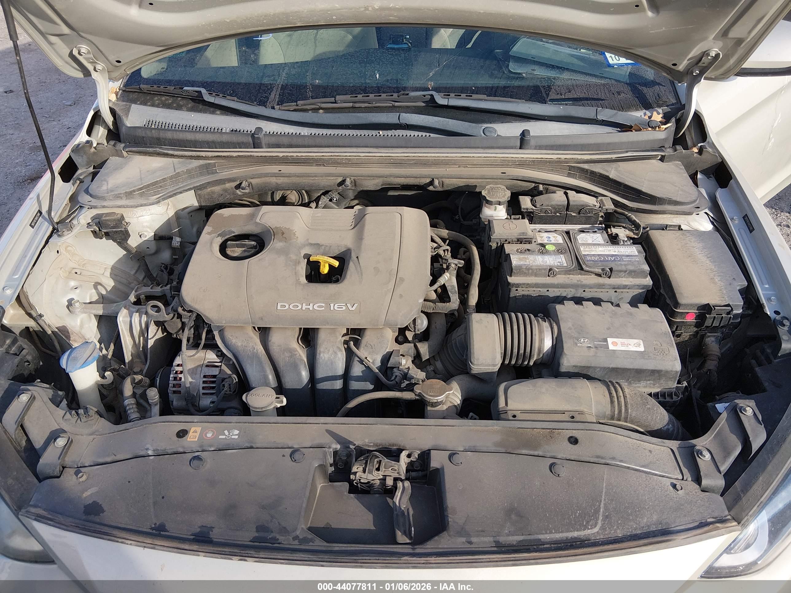 HYUNDAI ELANTRA image 10