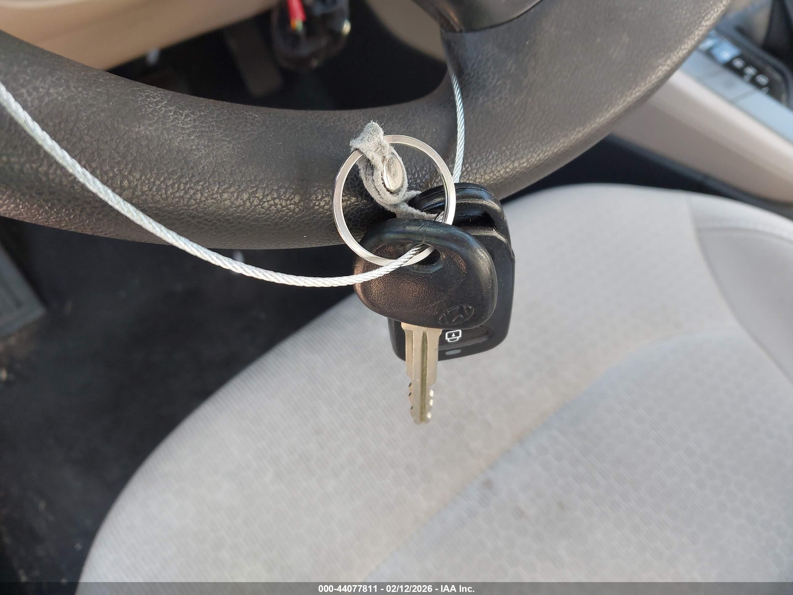 HYUNDAI ELANTRA image 11