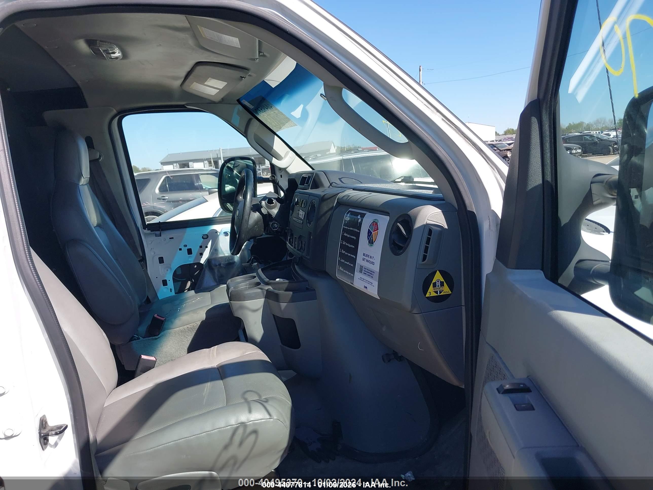 FORD E-150 image 5