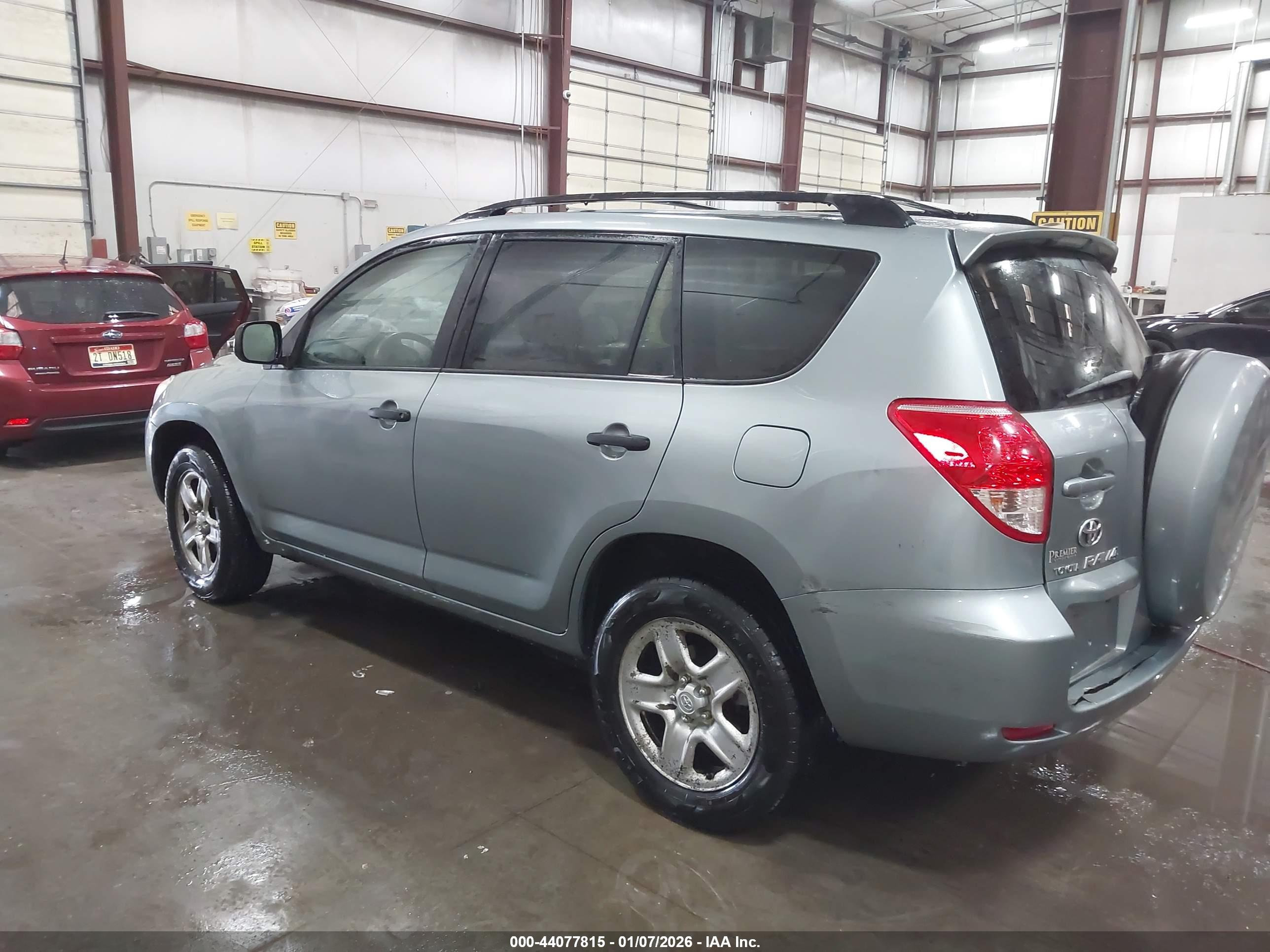 TOYOTA RAV4 image 3