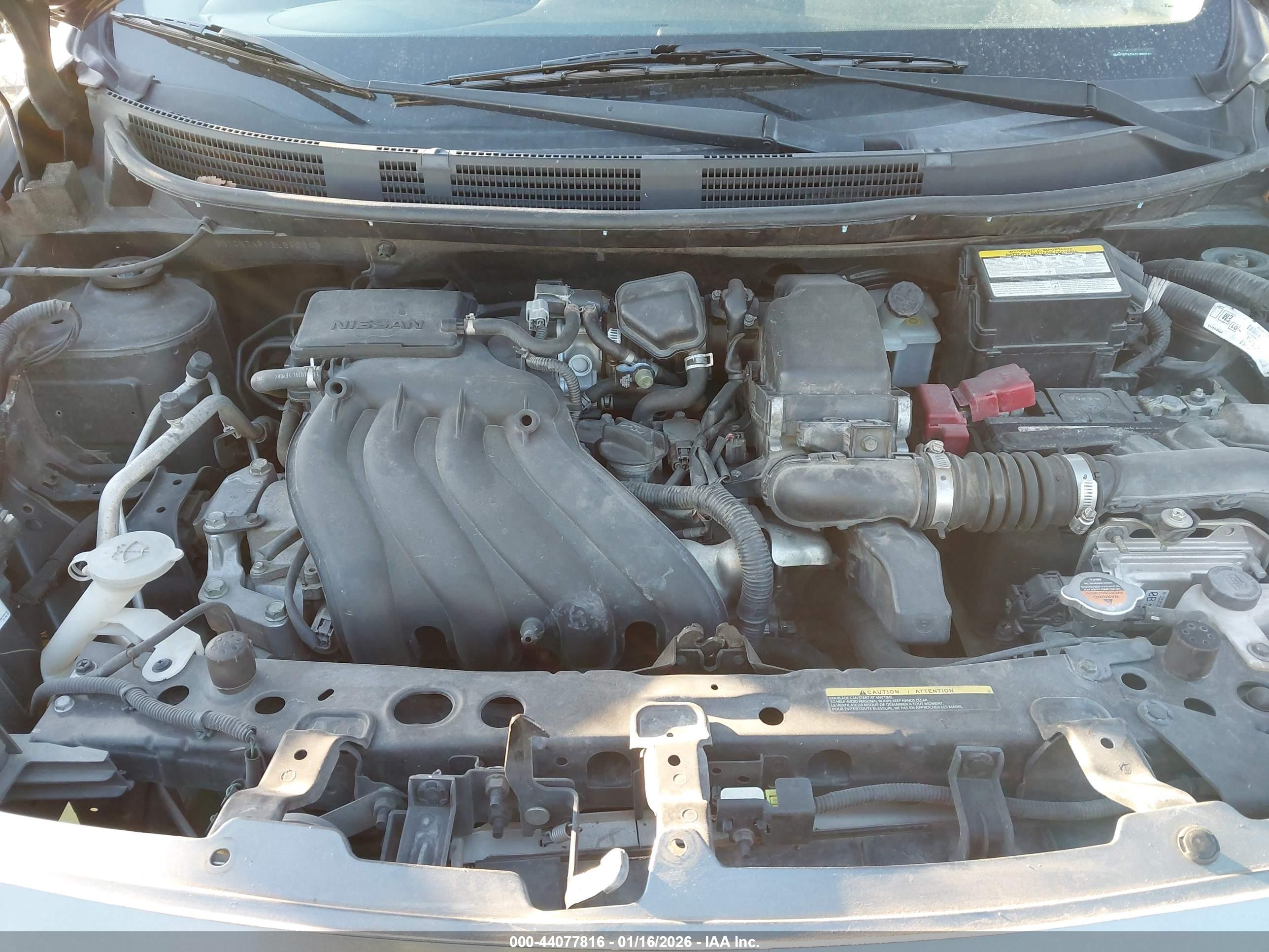 NISSAN VERSA image 10