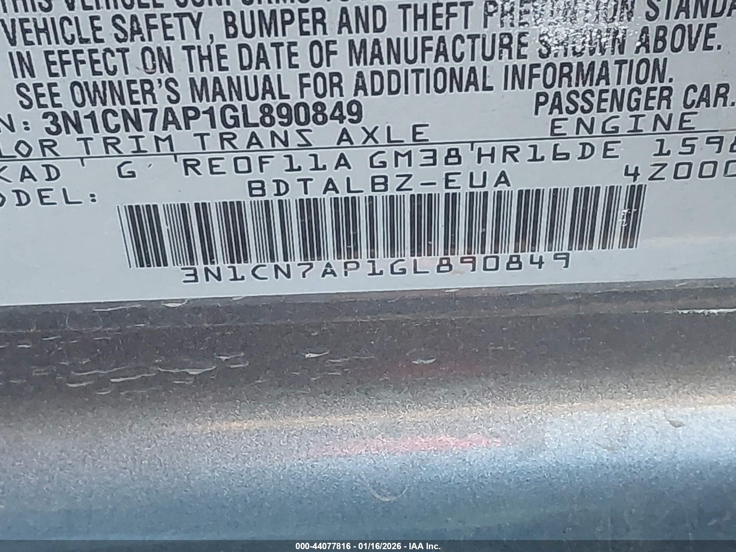 NISSAN VERSA image 9