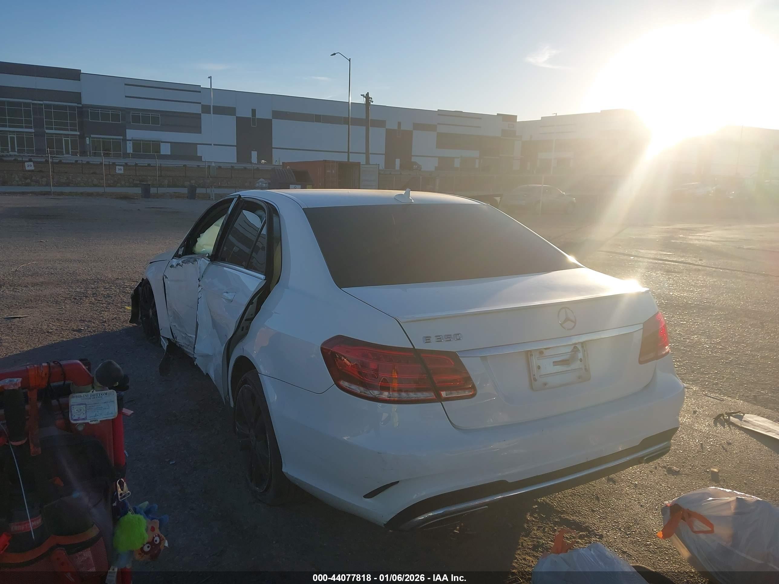 MERCEDES-BENZ E image 3