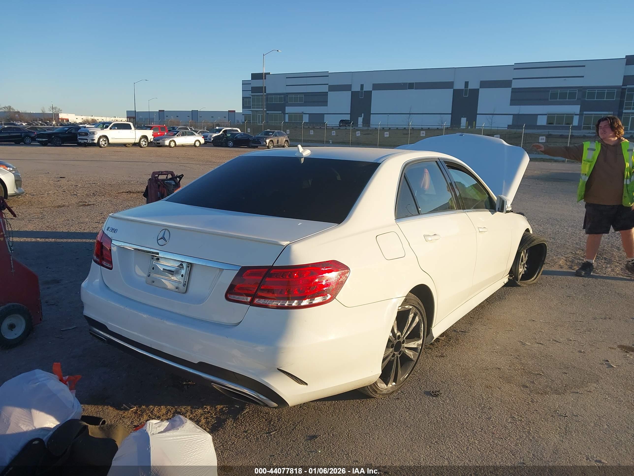 MERCEDES-BENZ E image 4