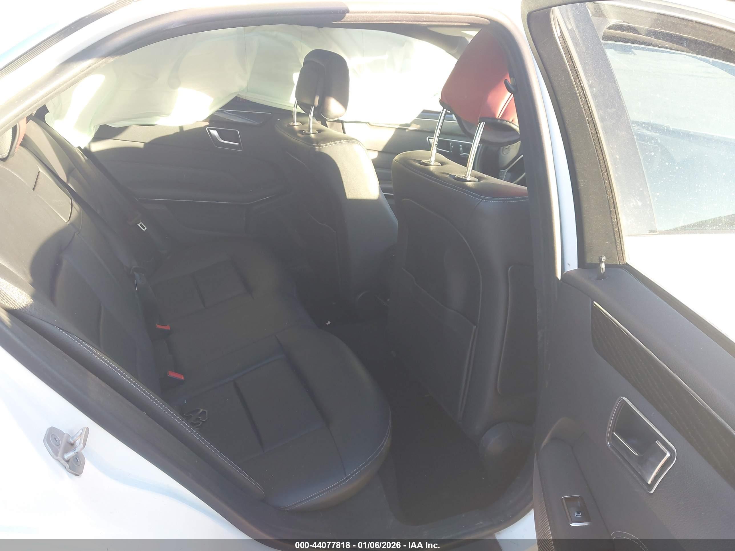 MERCEDES-BENZ E image 8