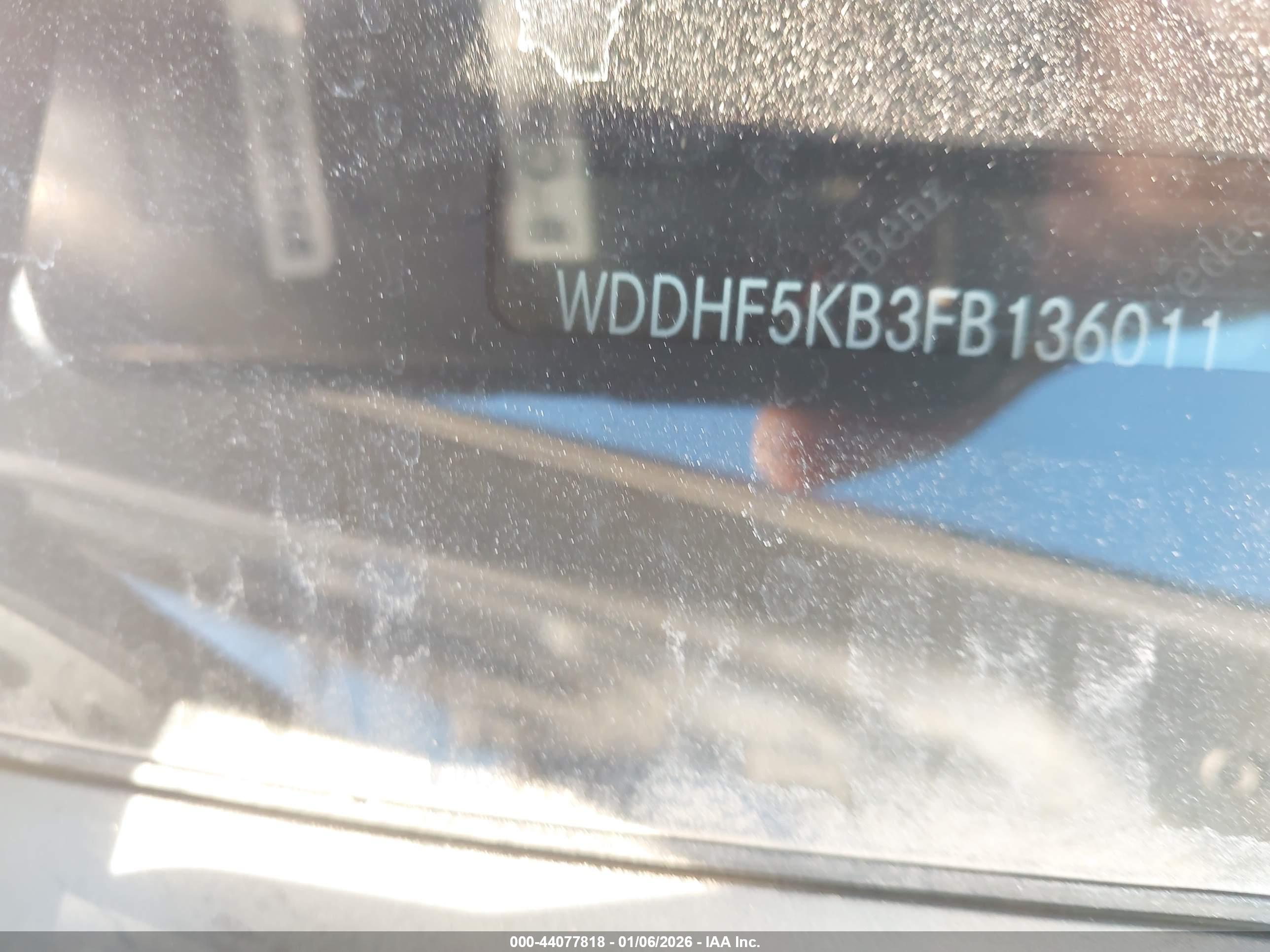 MERCEDES-BENZ E image 9