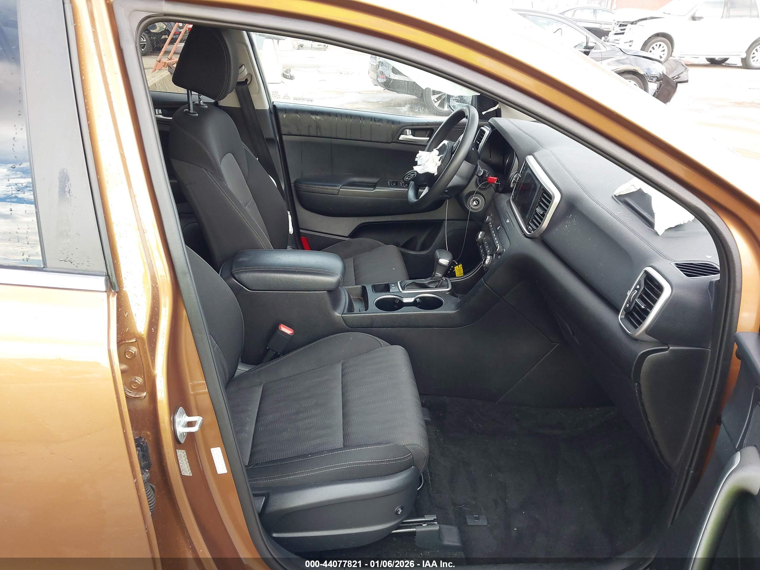 KIA SPORTAGE image 5