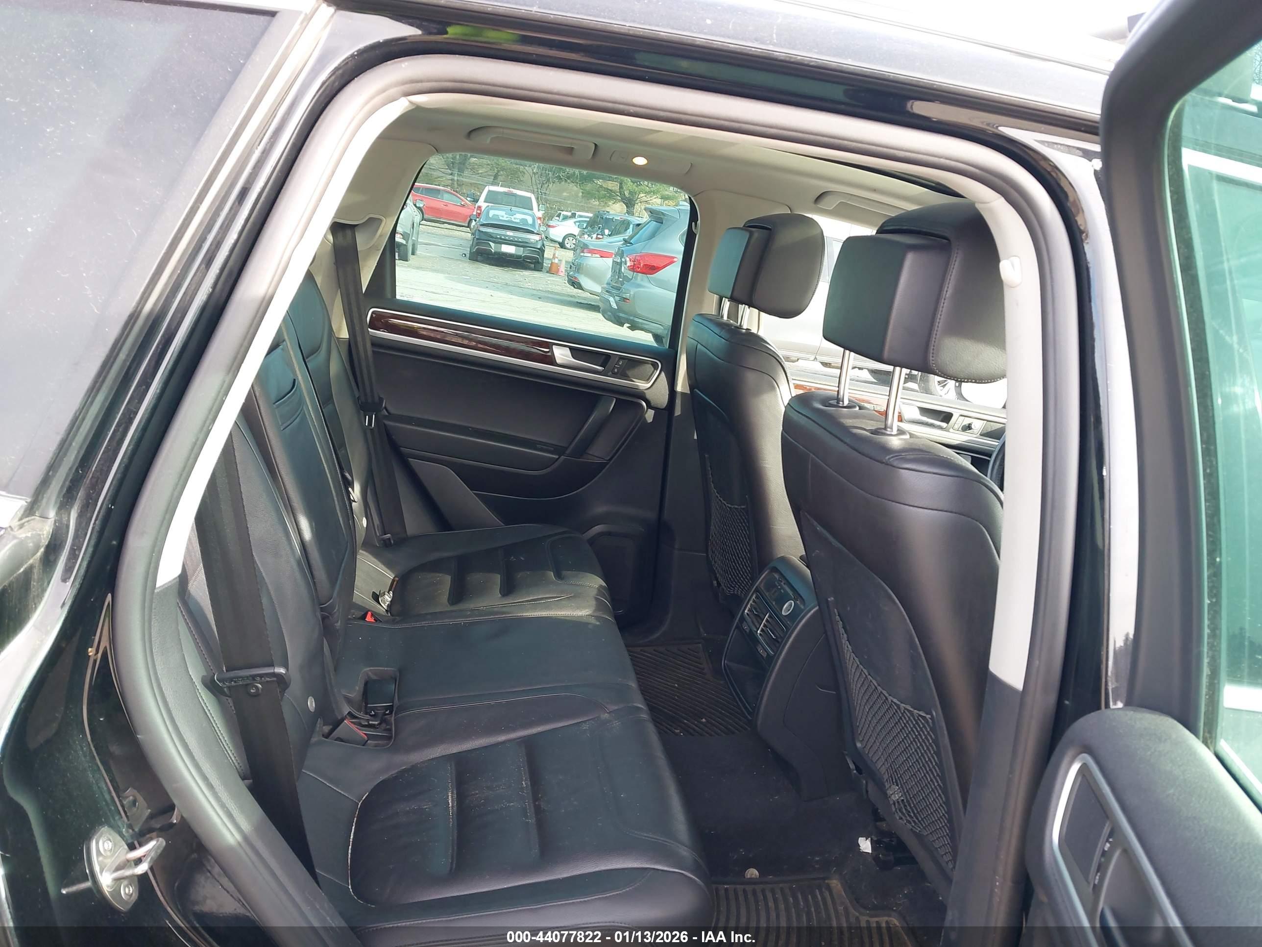 VOLKSWAGEN TOUAREG image 8