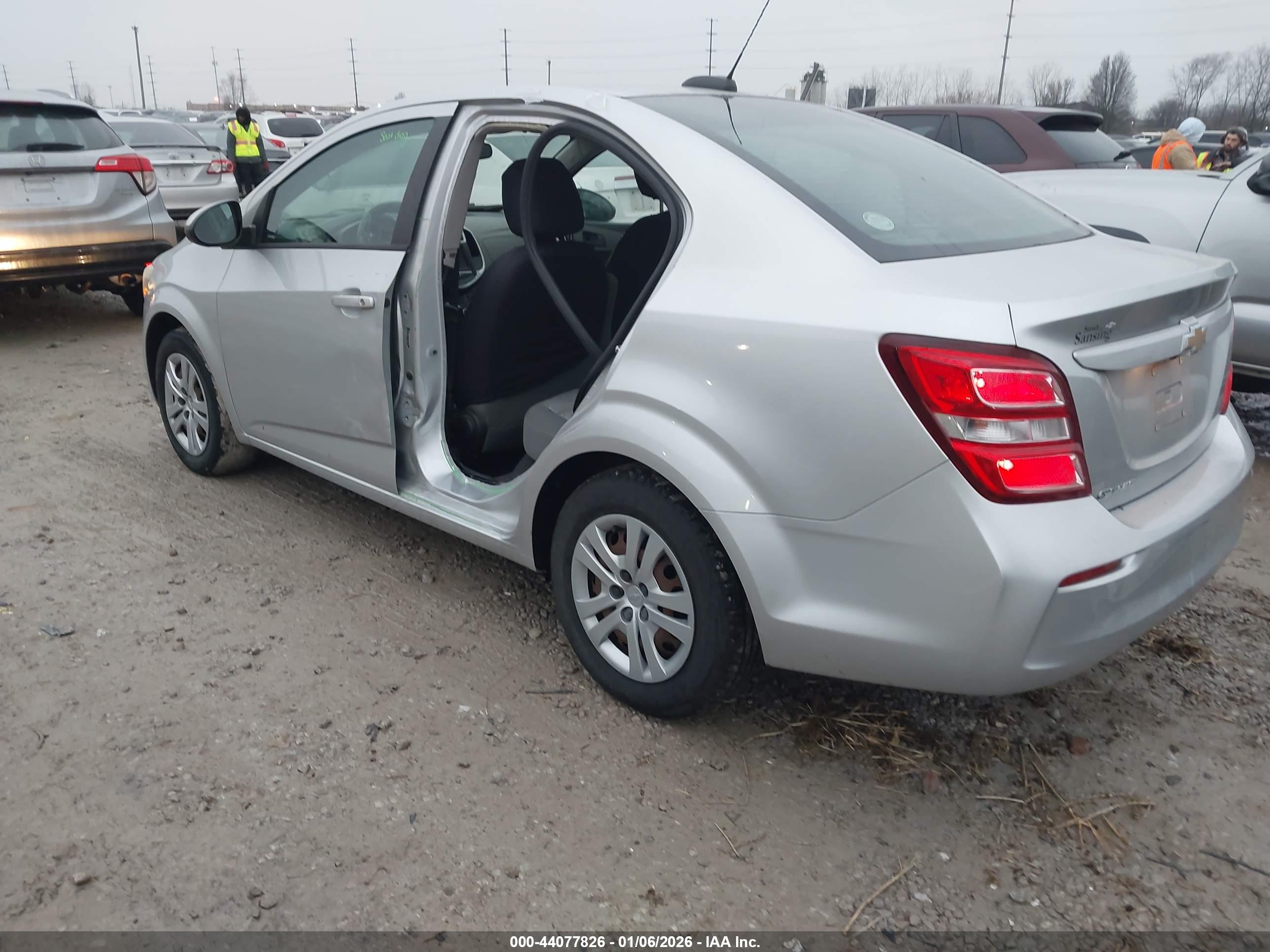 CHEVROLET SONIC image 3