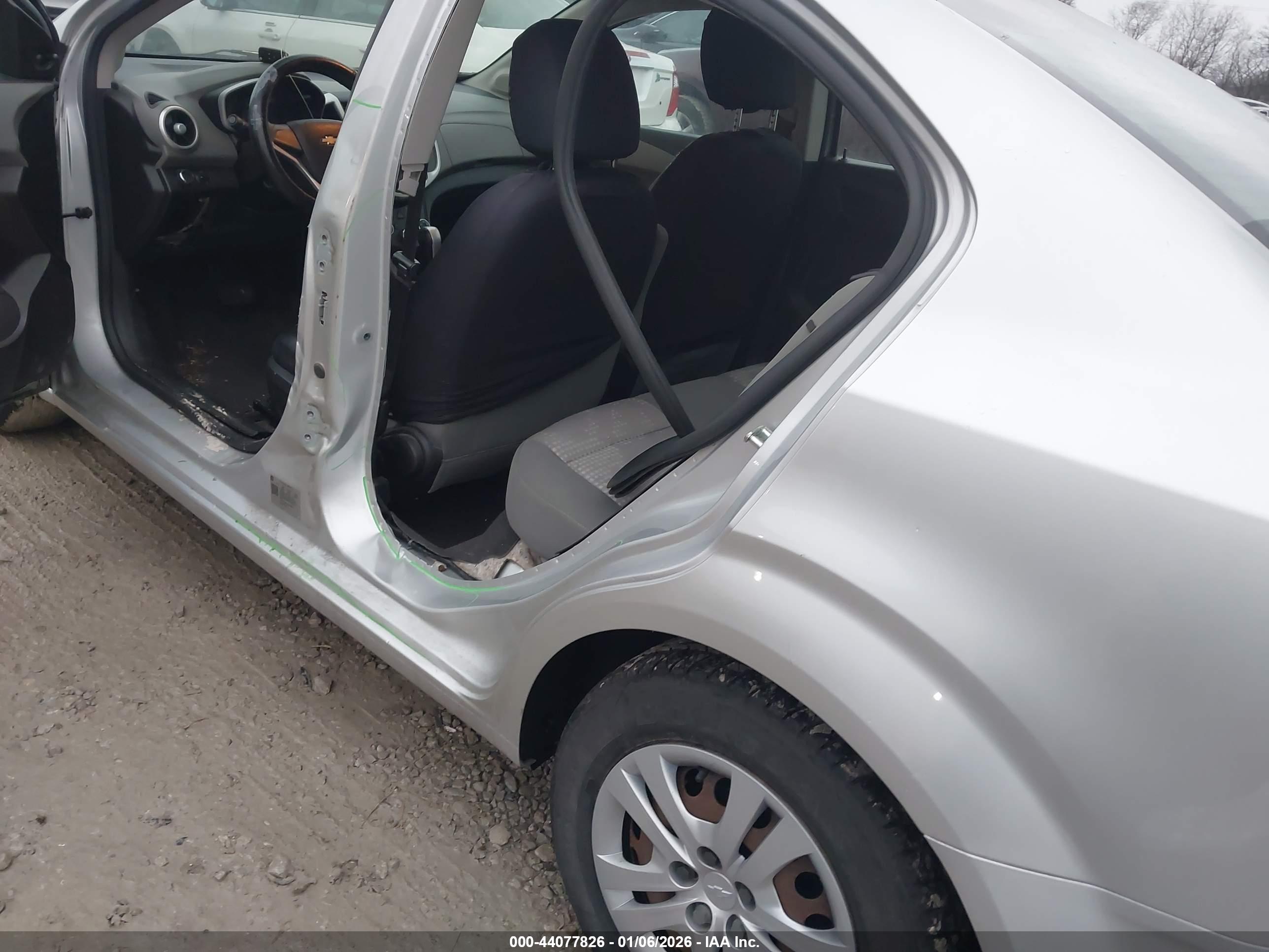 CHEVROLET SONIC image 6