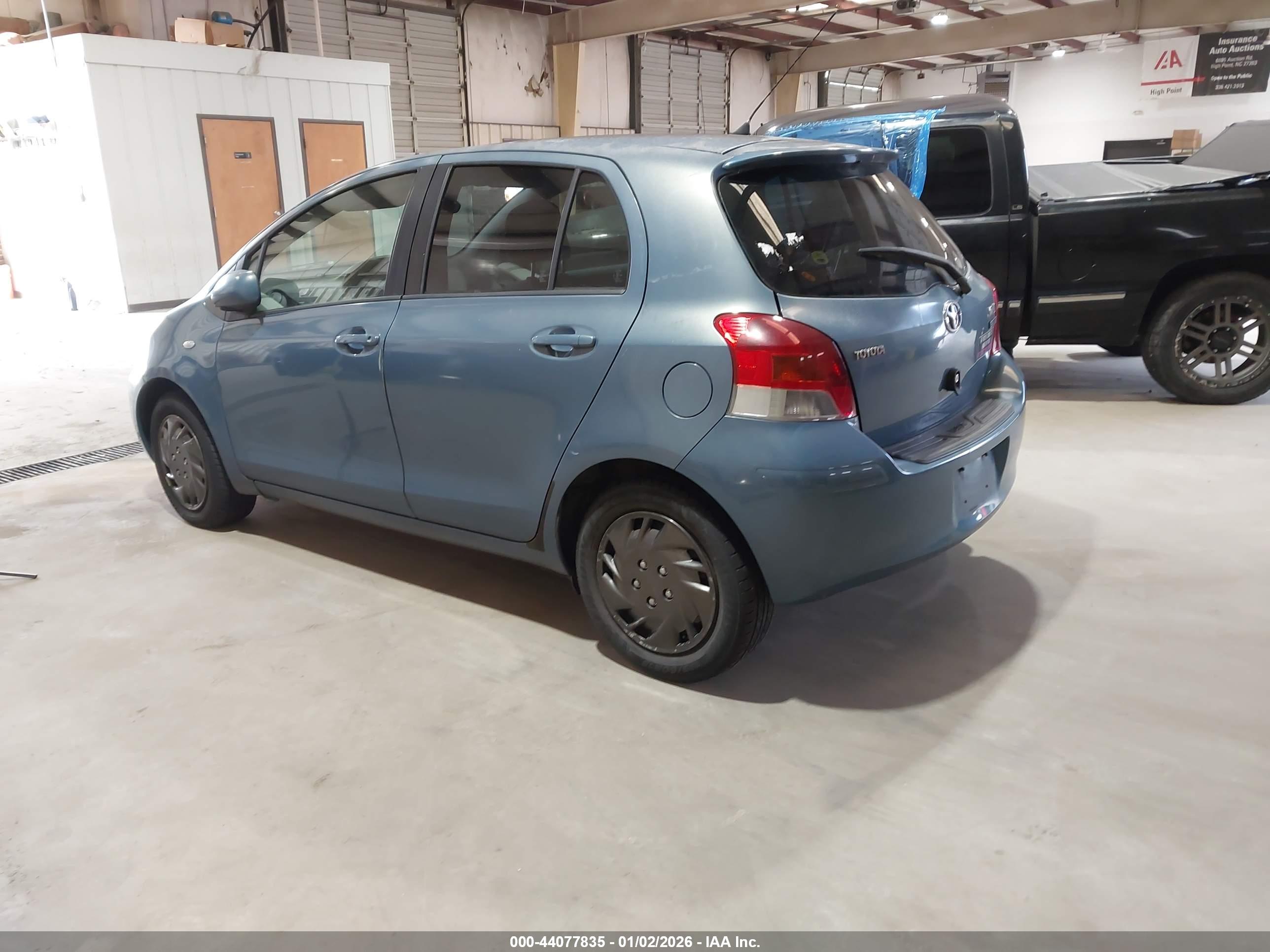 TOYOTA YARIS image 3