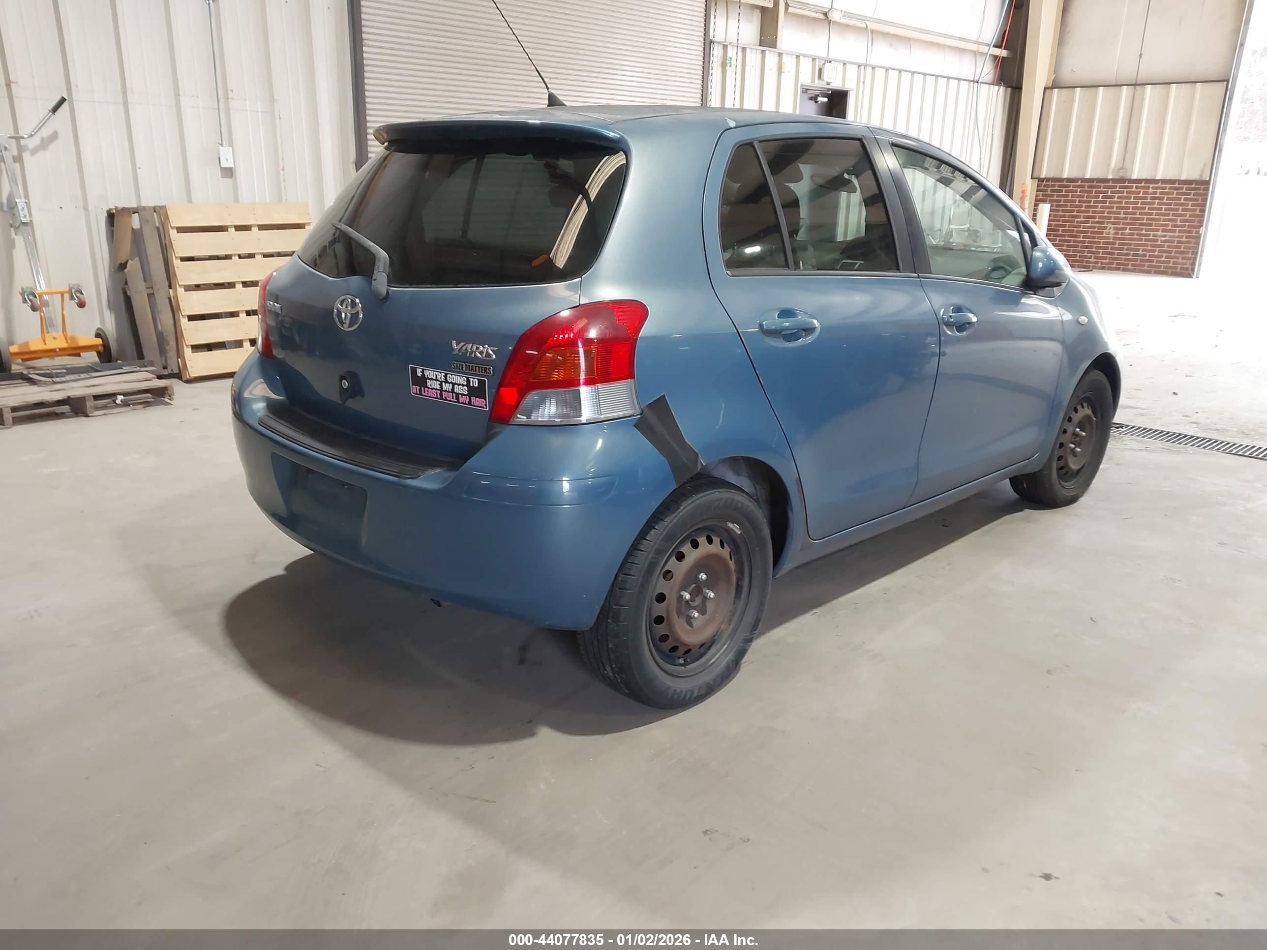 TOYOTA YARIS image 4