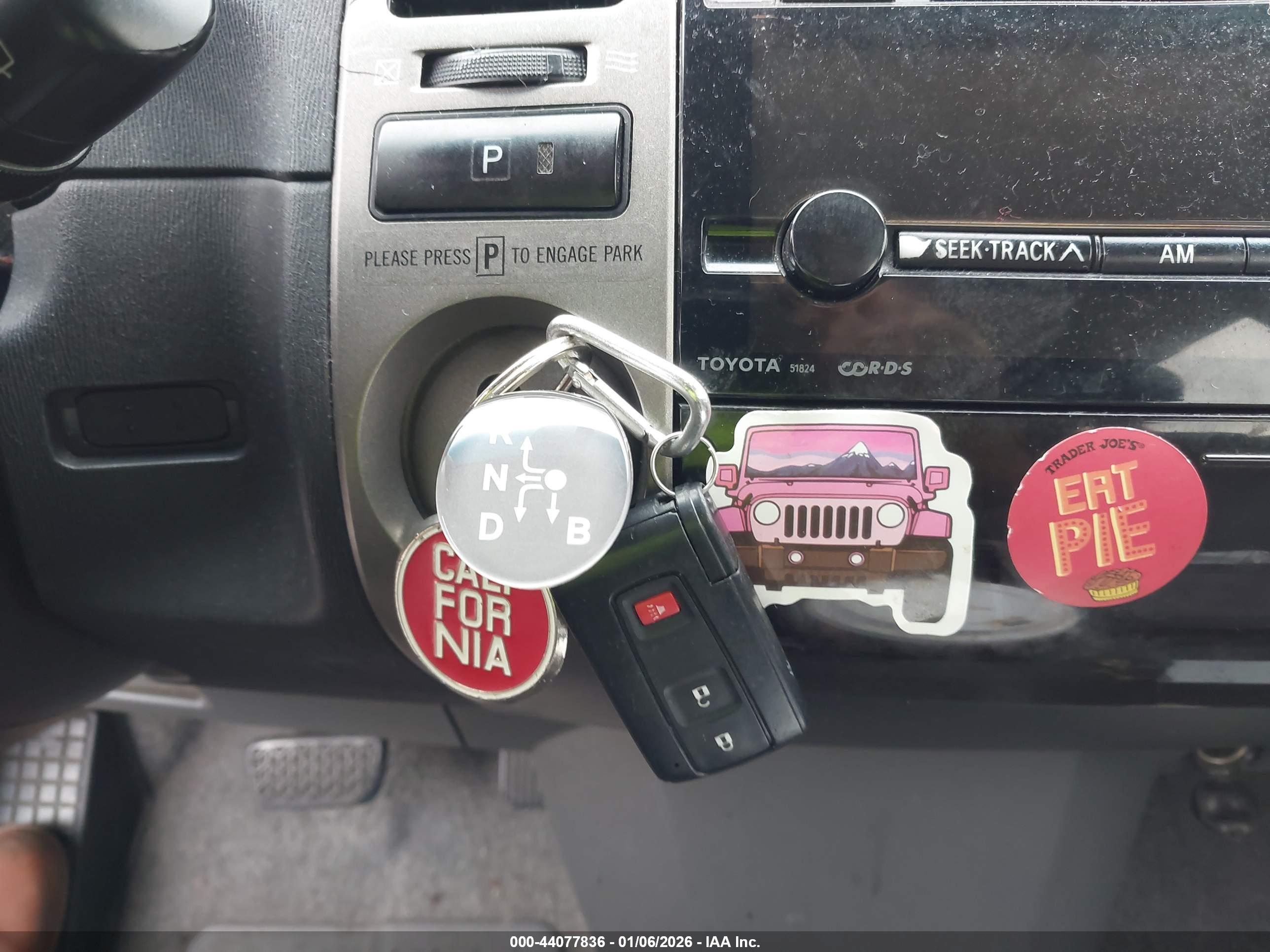 TOYOTA PRIUS image 11