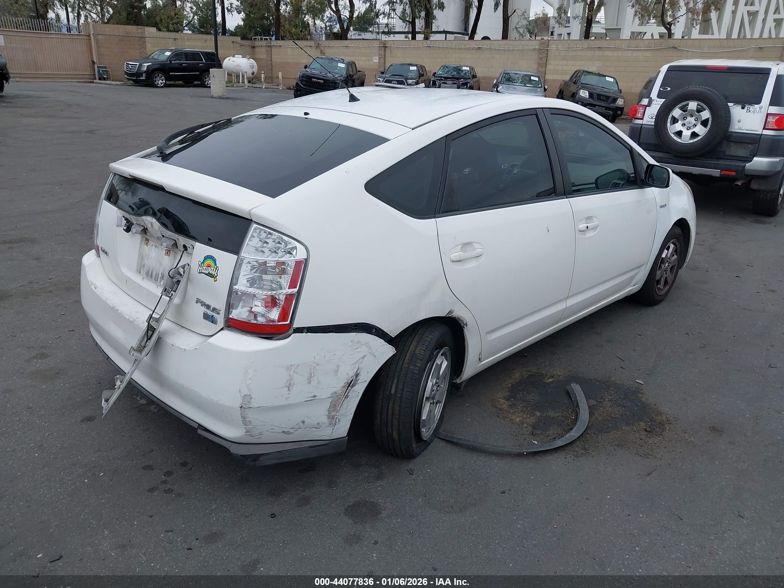 TOYOTA PRIUS image 4