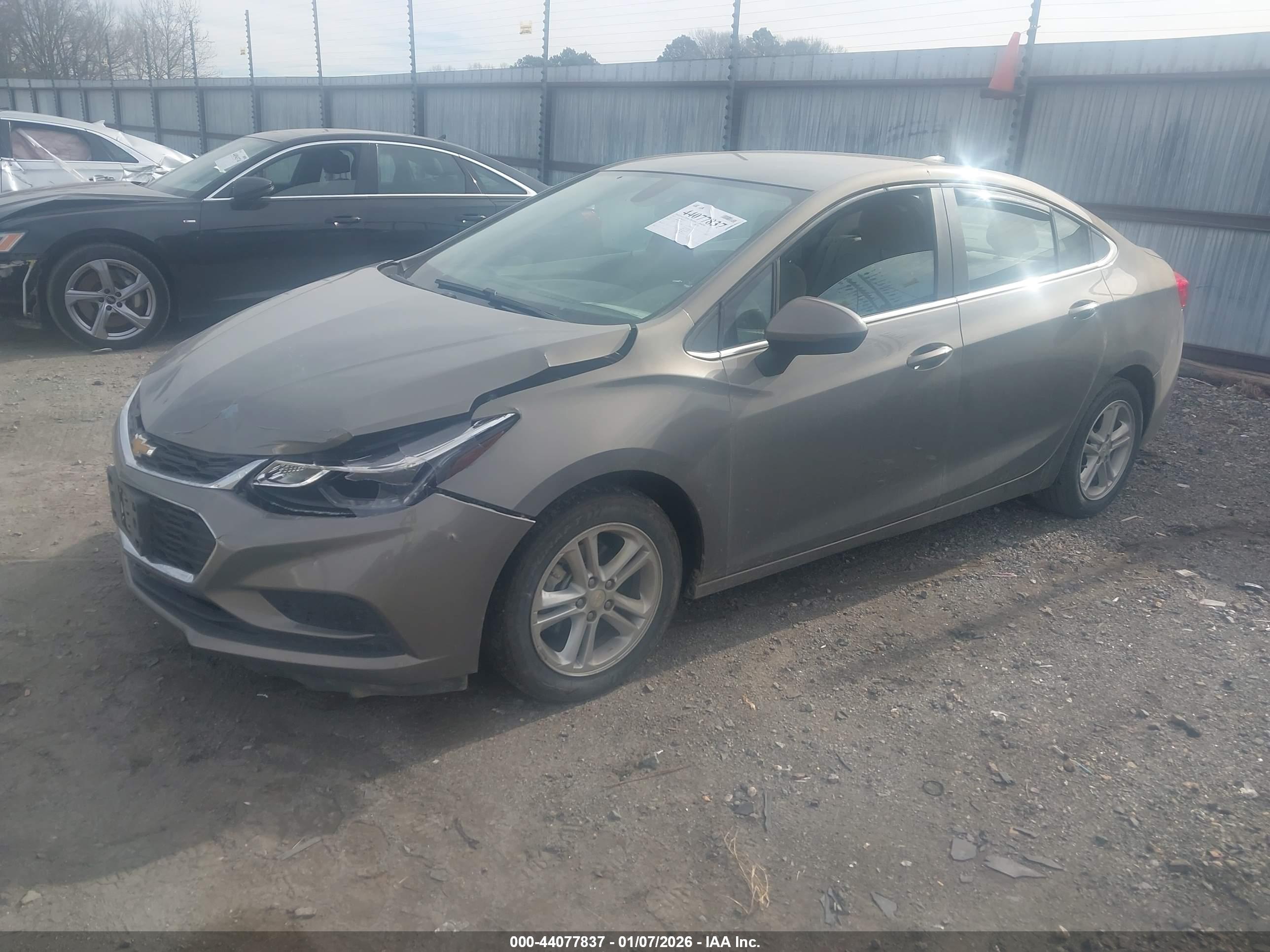 CHEVROLET CRUZE image 2