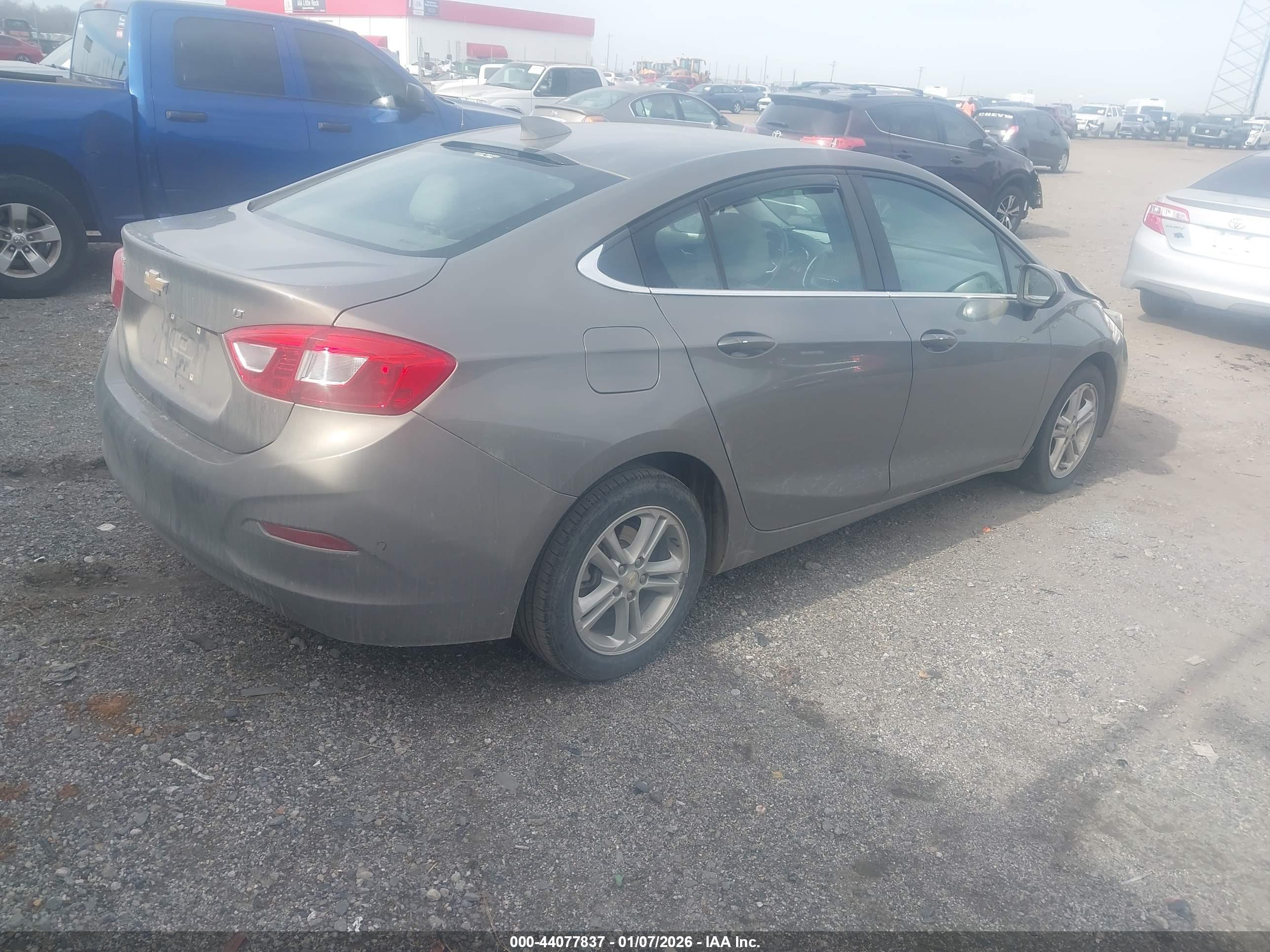 CHEVROLET CRUZE image 4