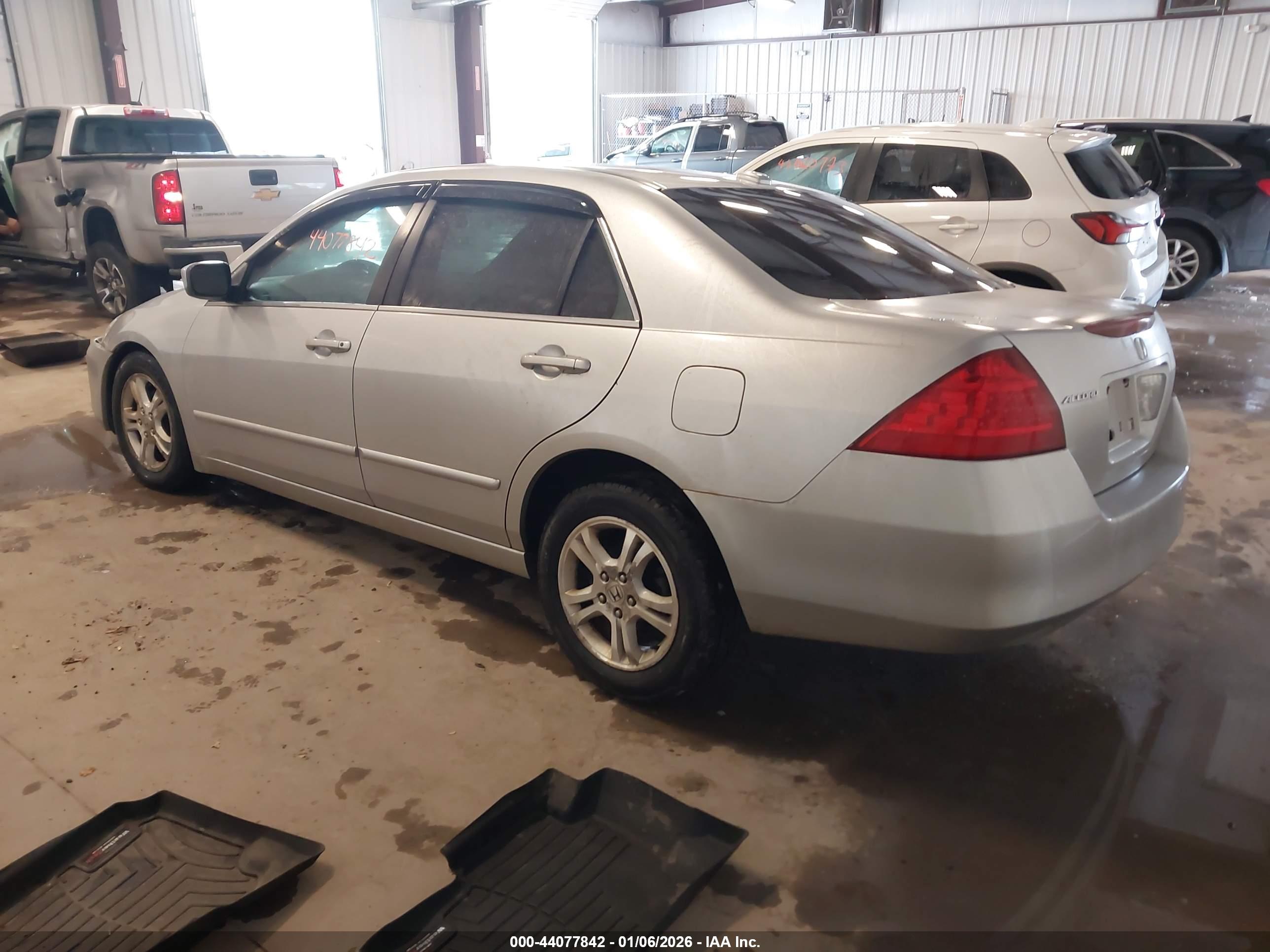 HONDA ACCORD image 3