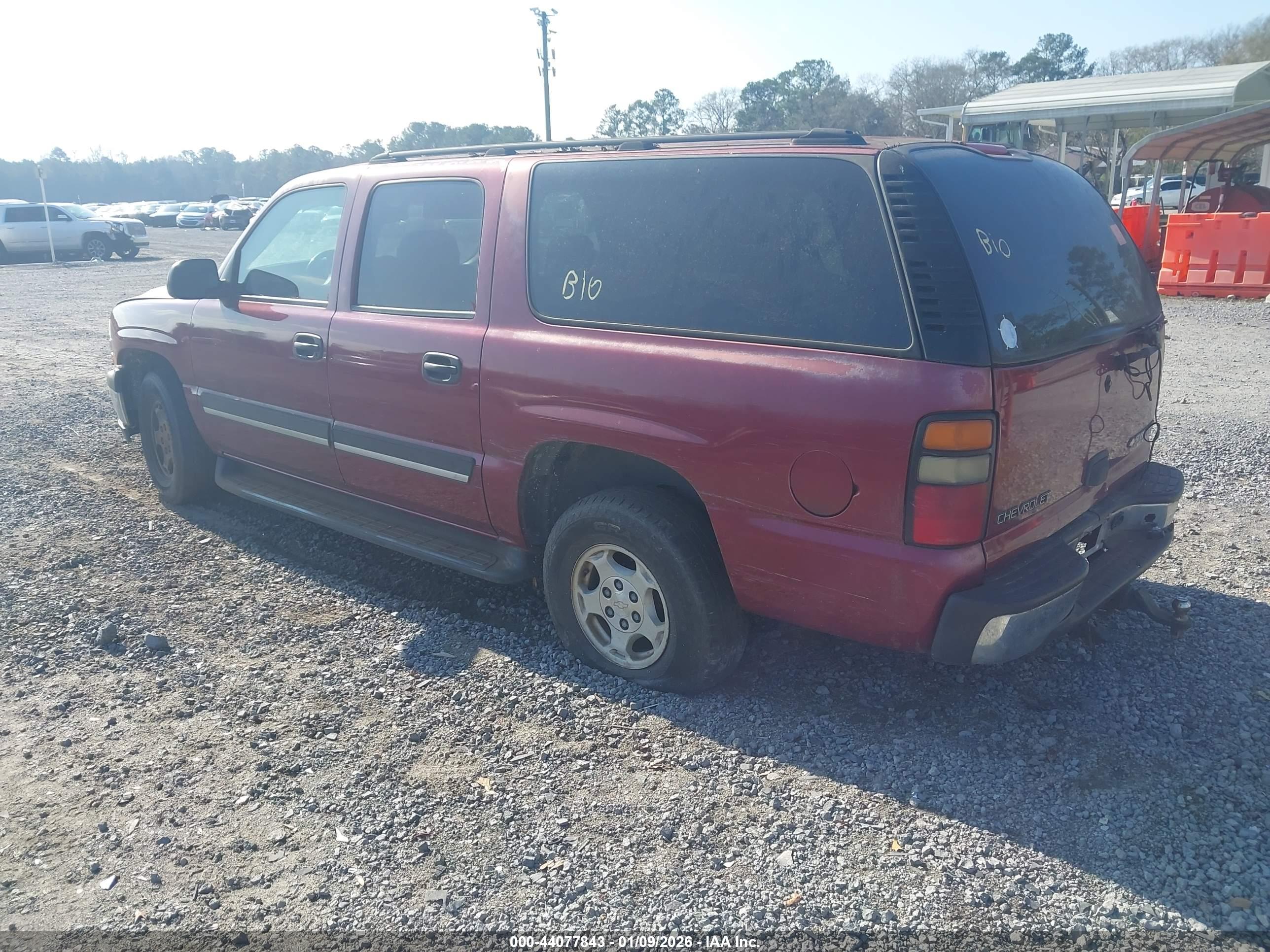 CHEVROLET SUBURBAN image 3