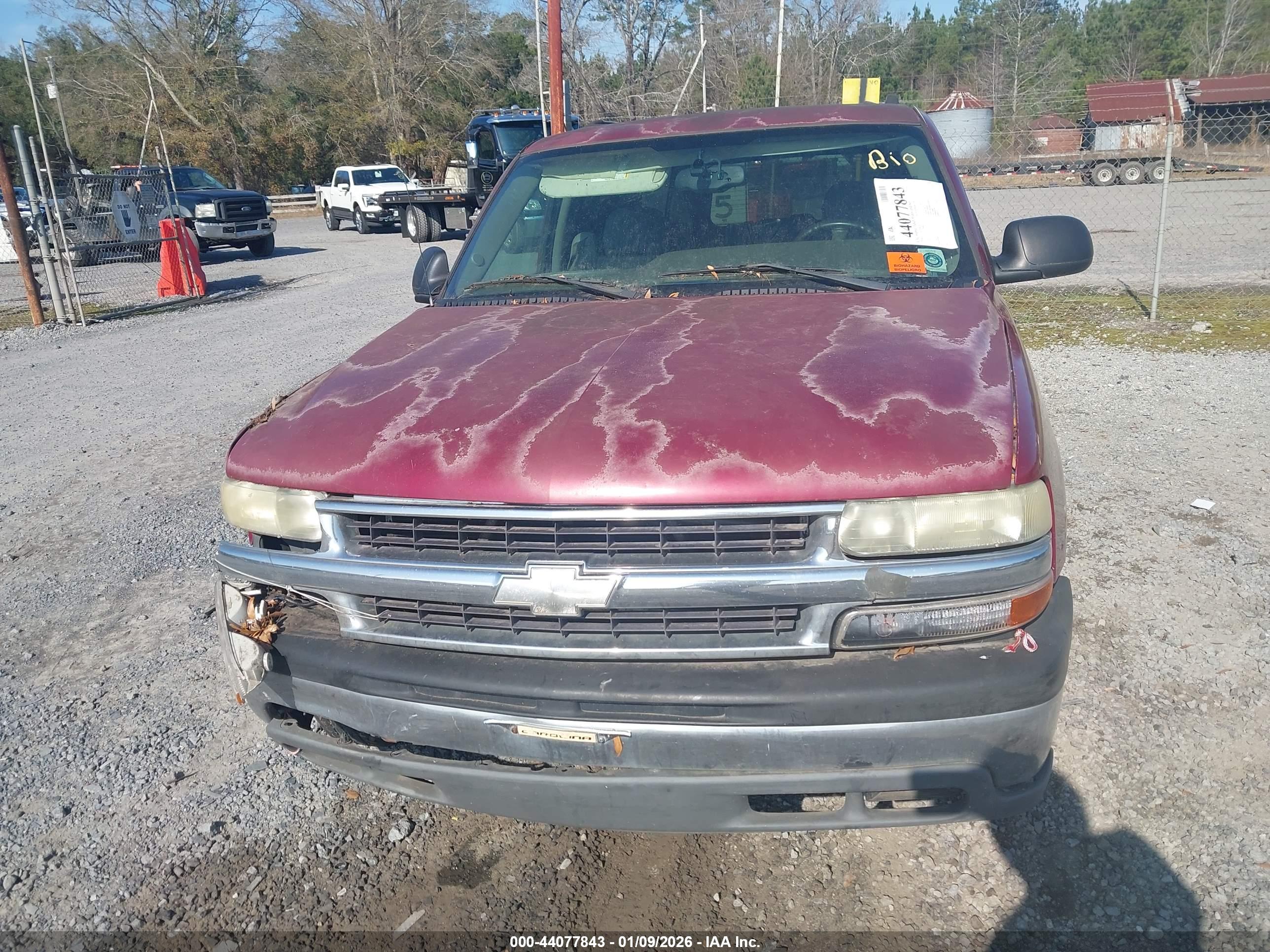 CHEVROLET SUBURBAN image 6