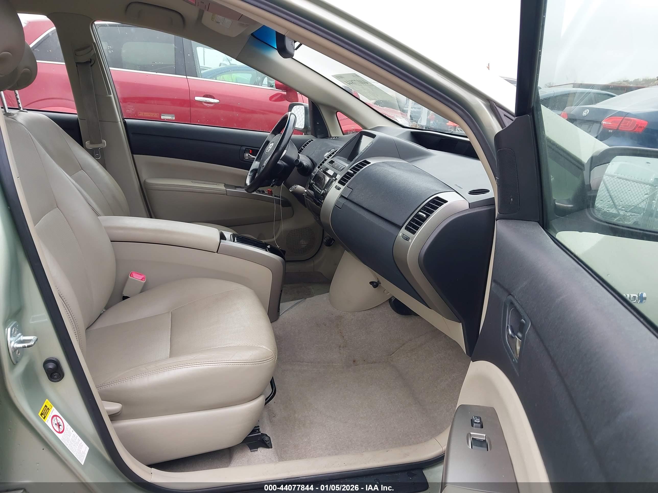 TOYOTA PRIUS image 5