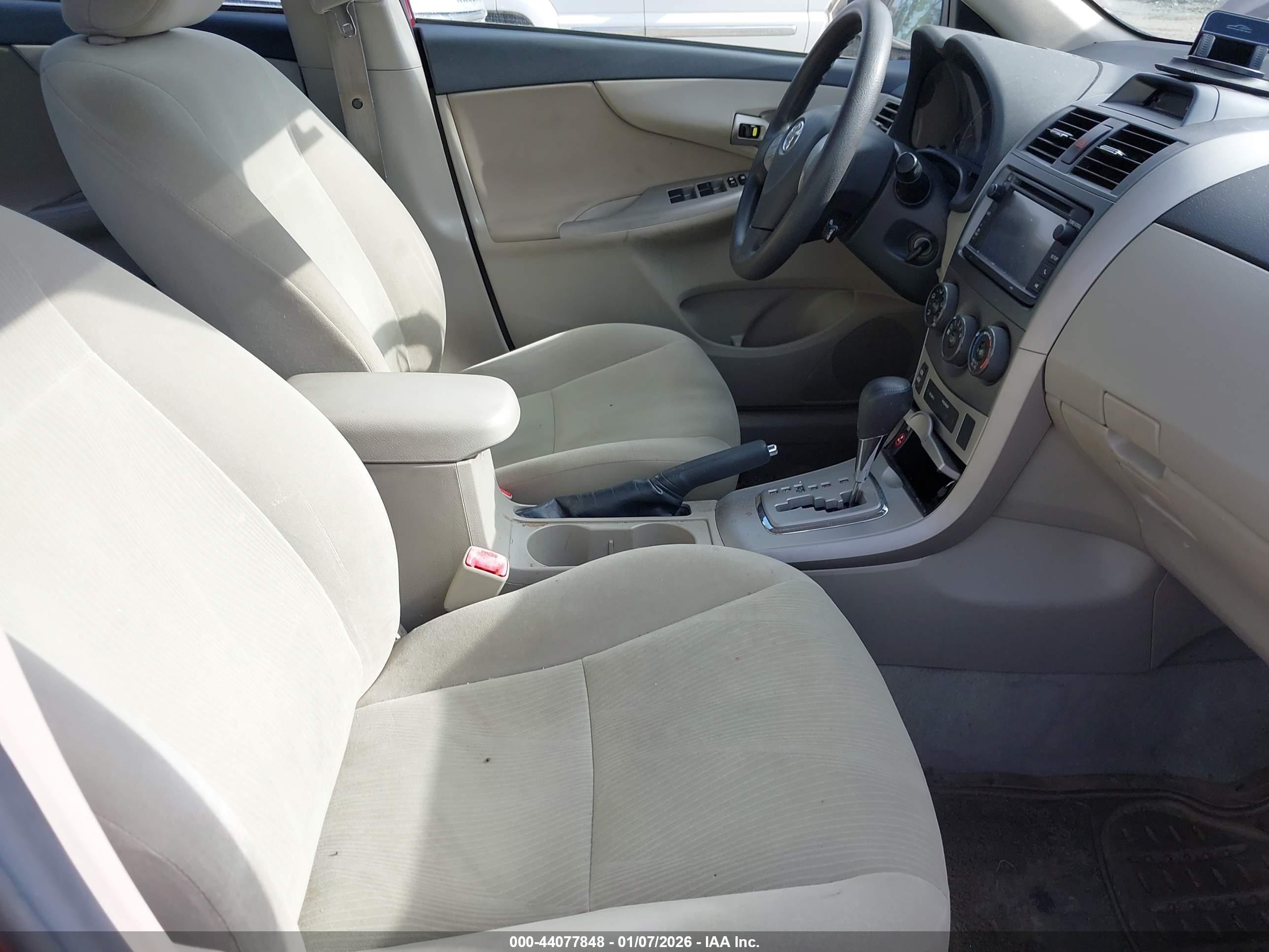TOYOTA COROLLA image 5