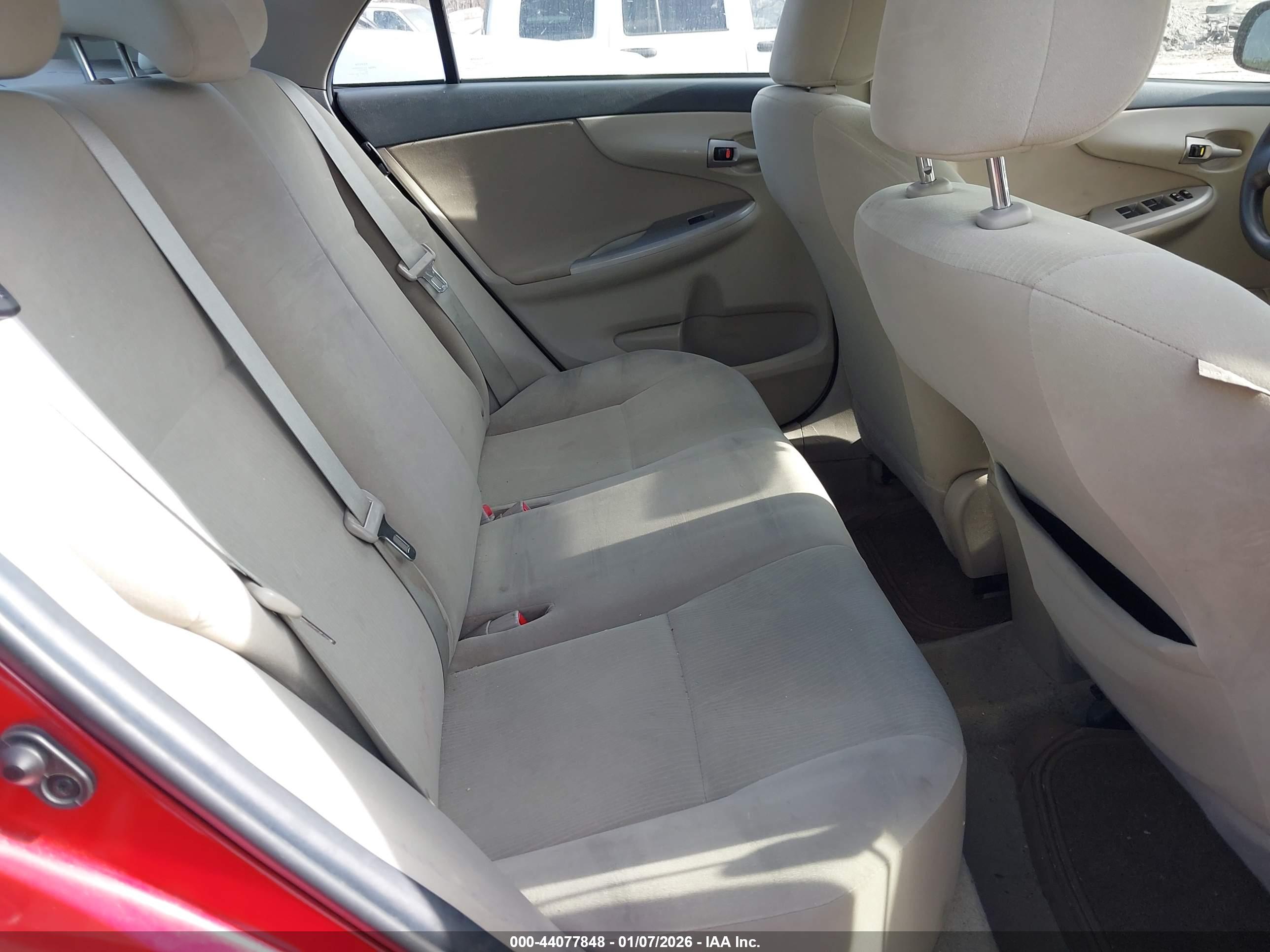 TOYOTA COROLLA image 8