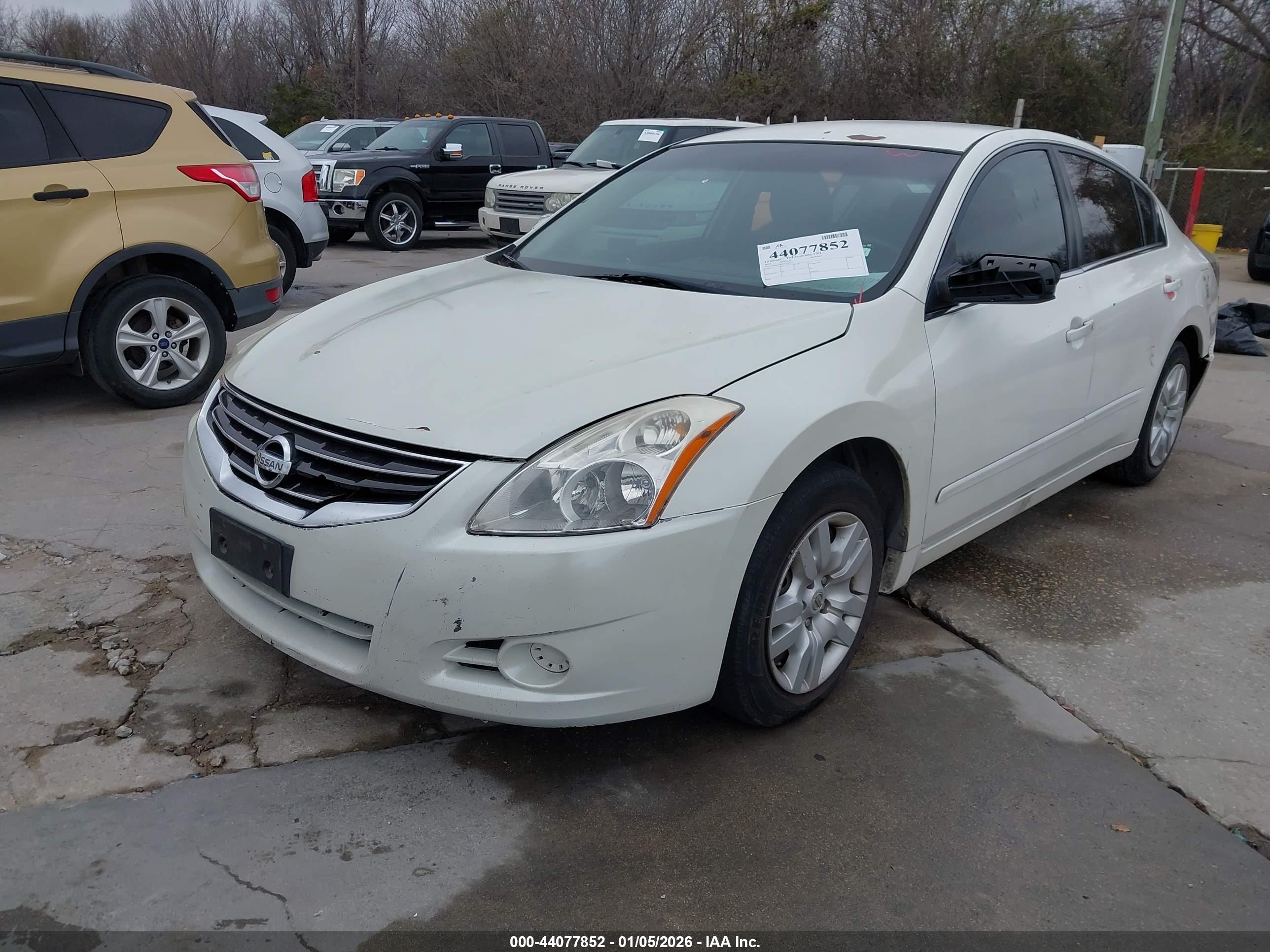 NISSAN ALTIMA image 2