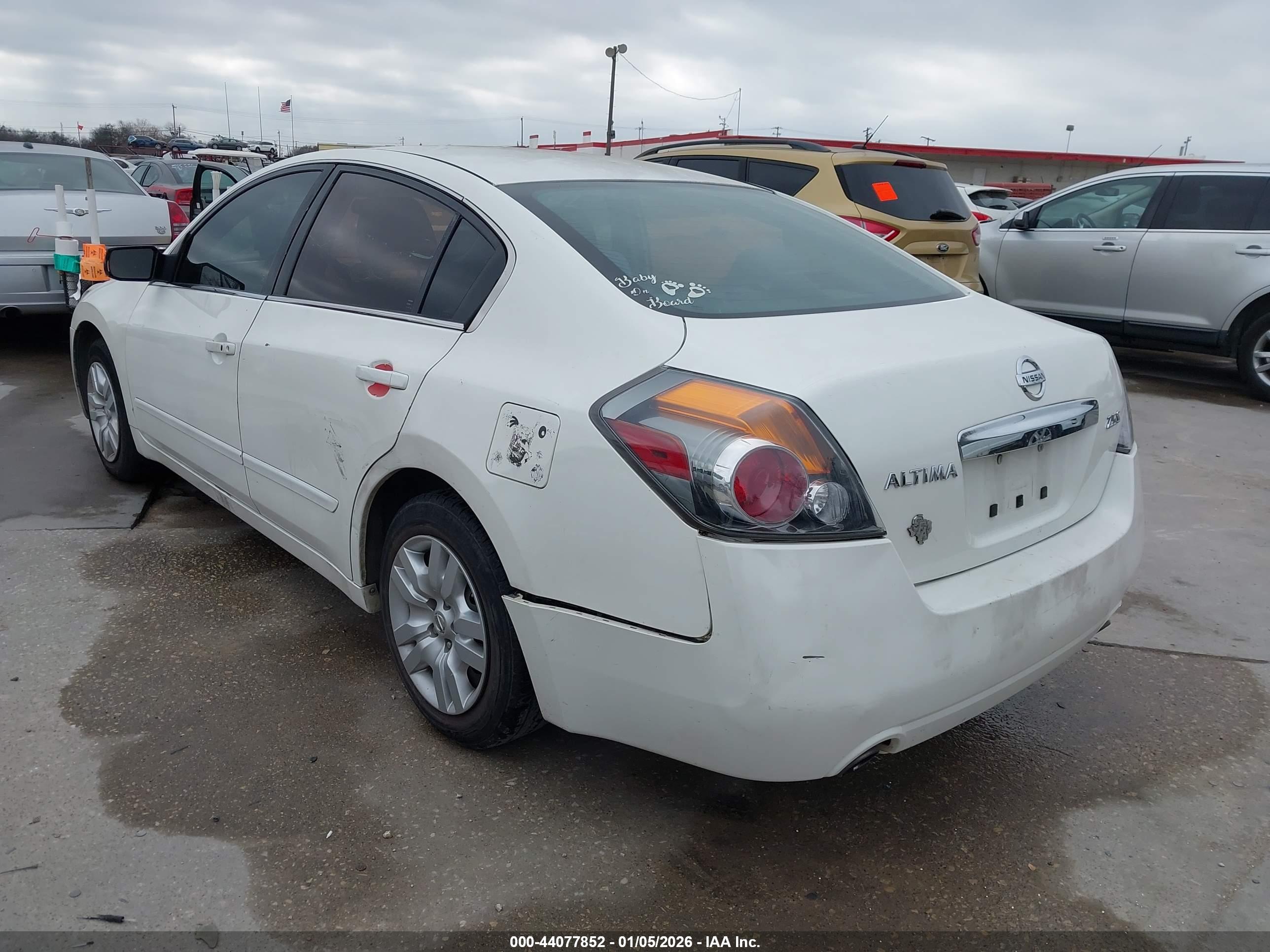 NISSAN ALTIMA image 3