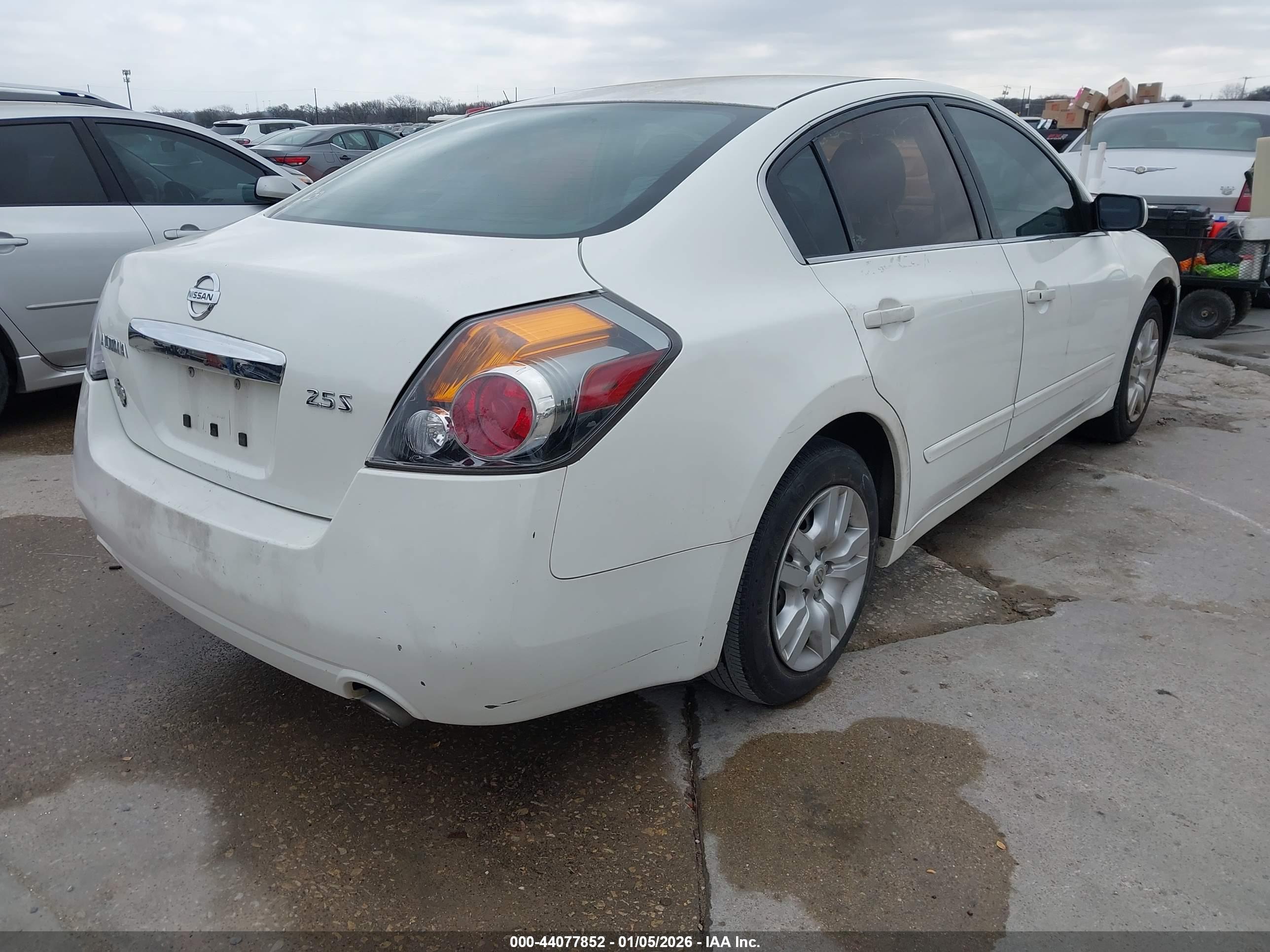 NISSAN ALTIMA image 4