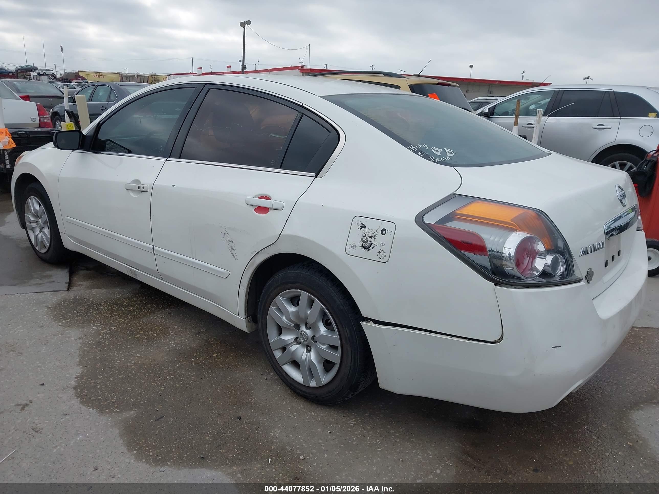 NISSAN ALTIMA image 6