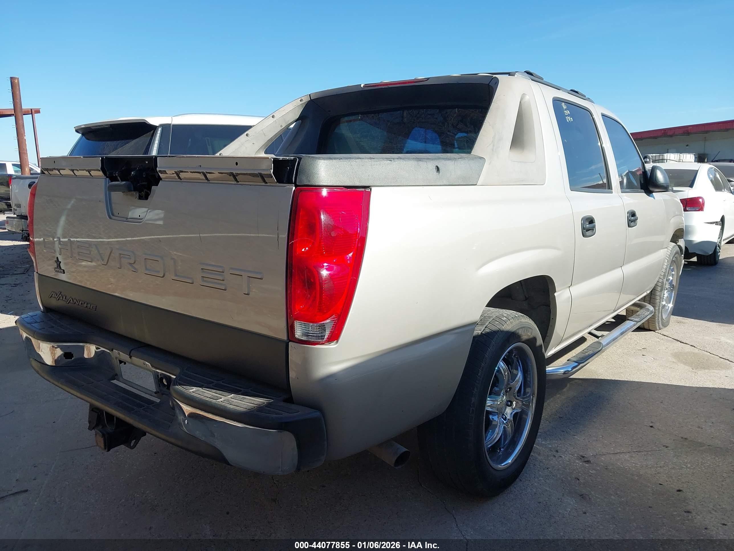 CHEVROLET AVALANCHE image 4
