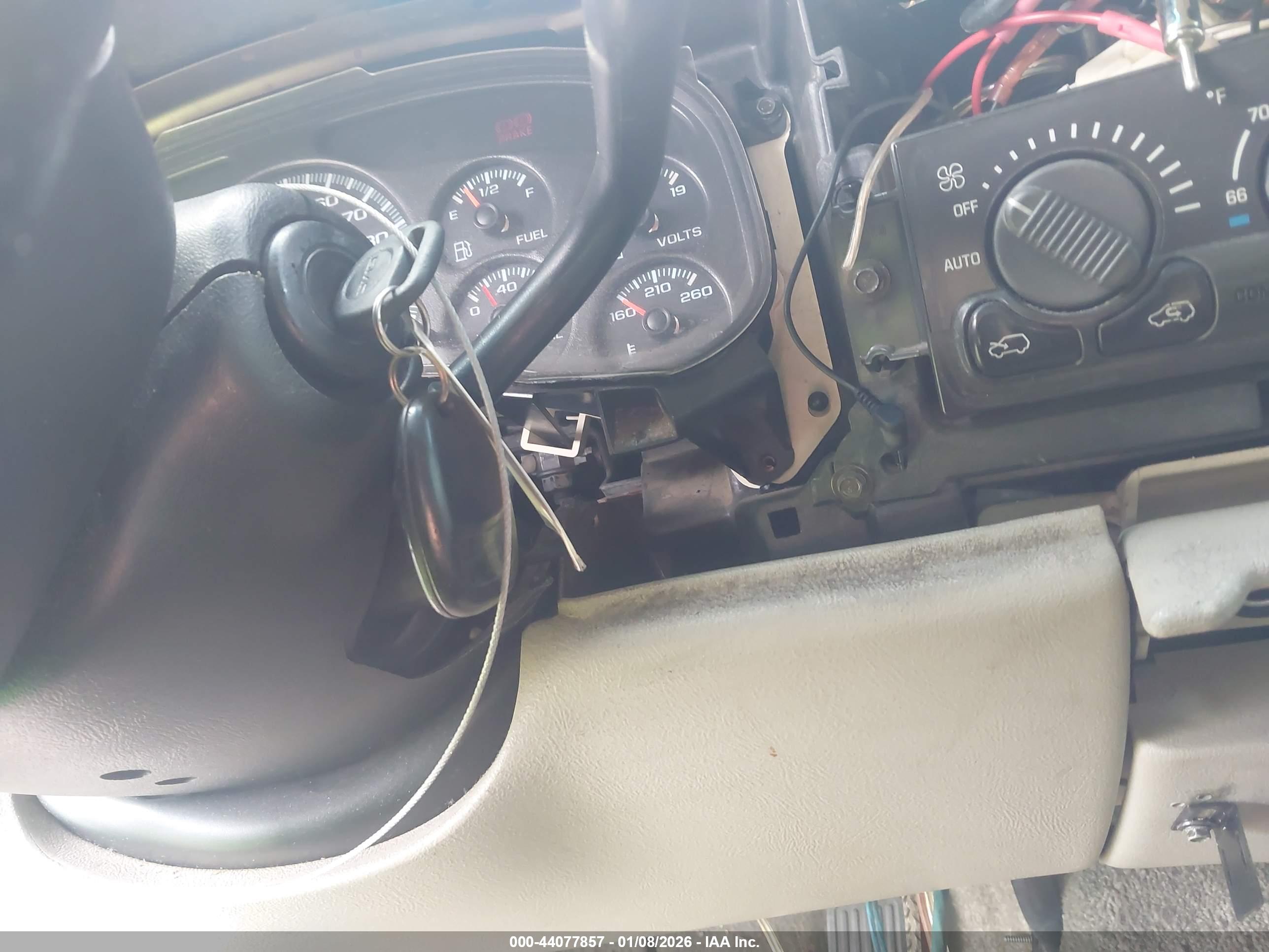 GMC YUKON image 11