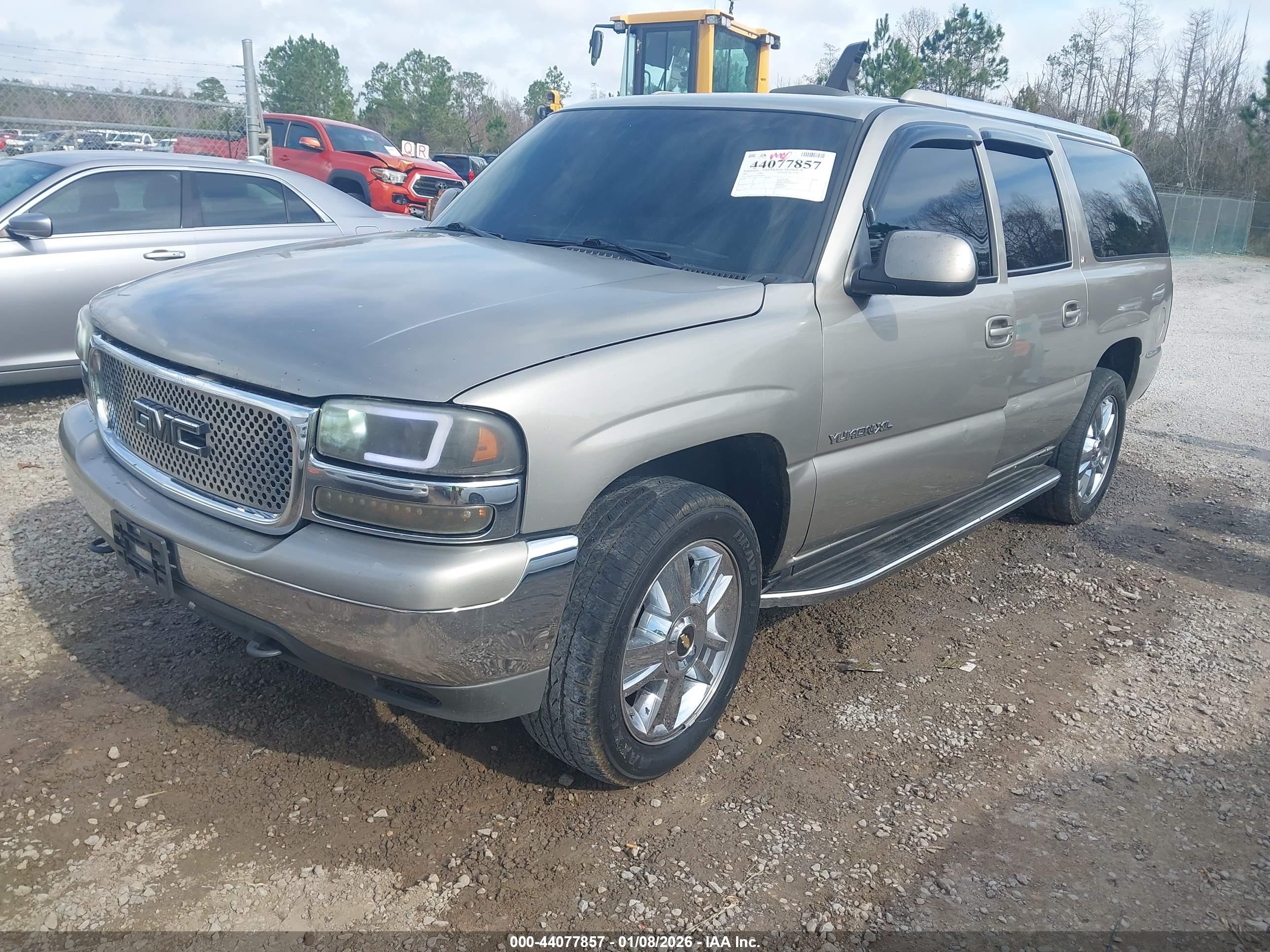 GMC YUKON image 2
