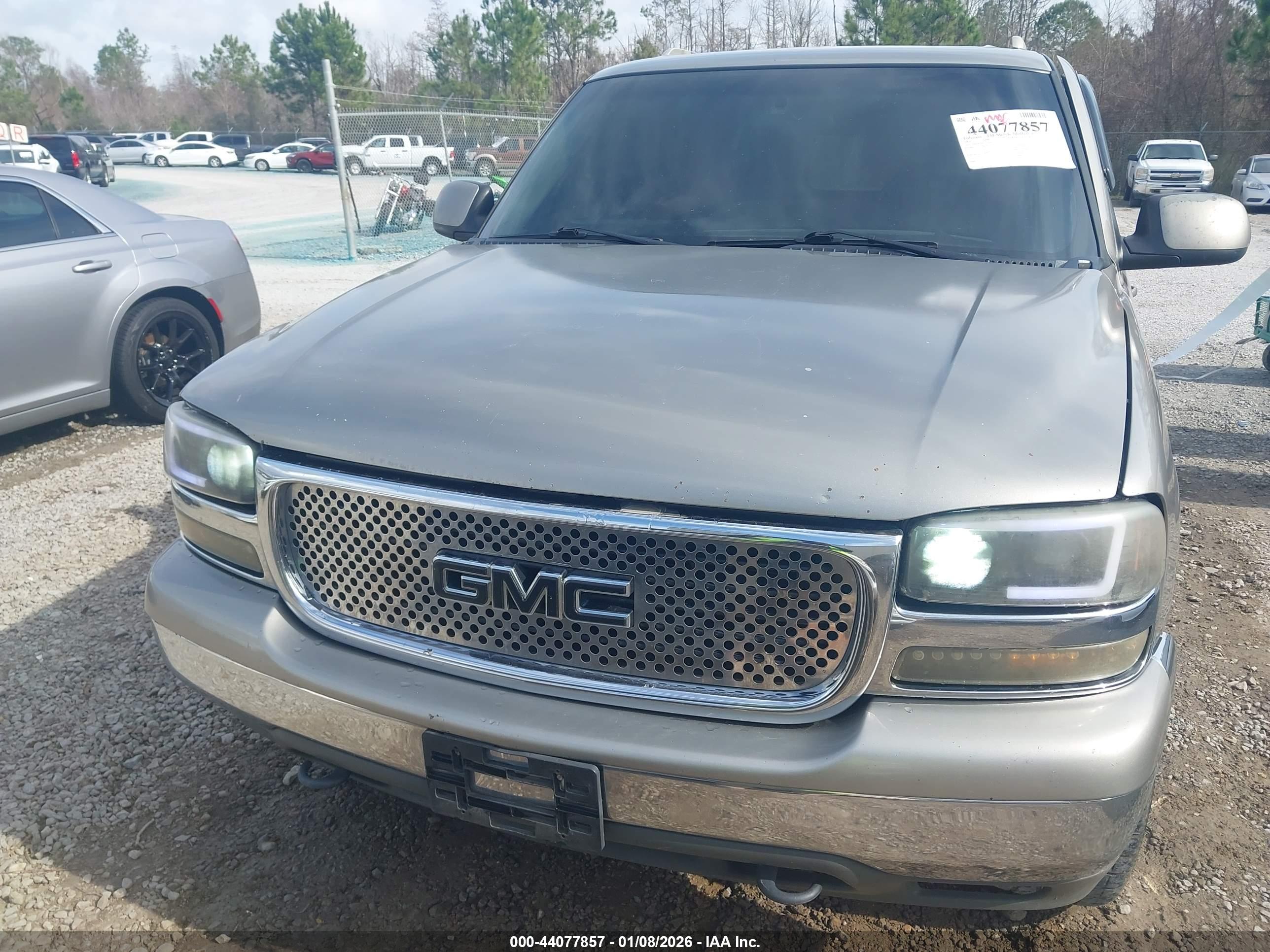 GMC YUKON image 6